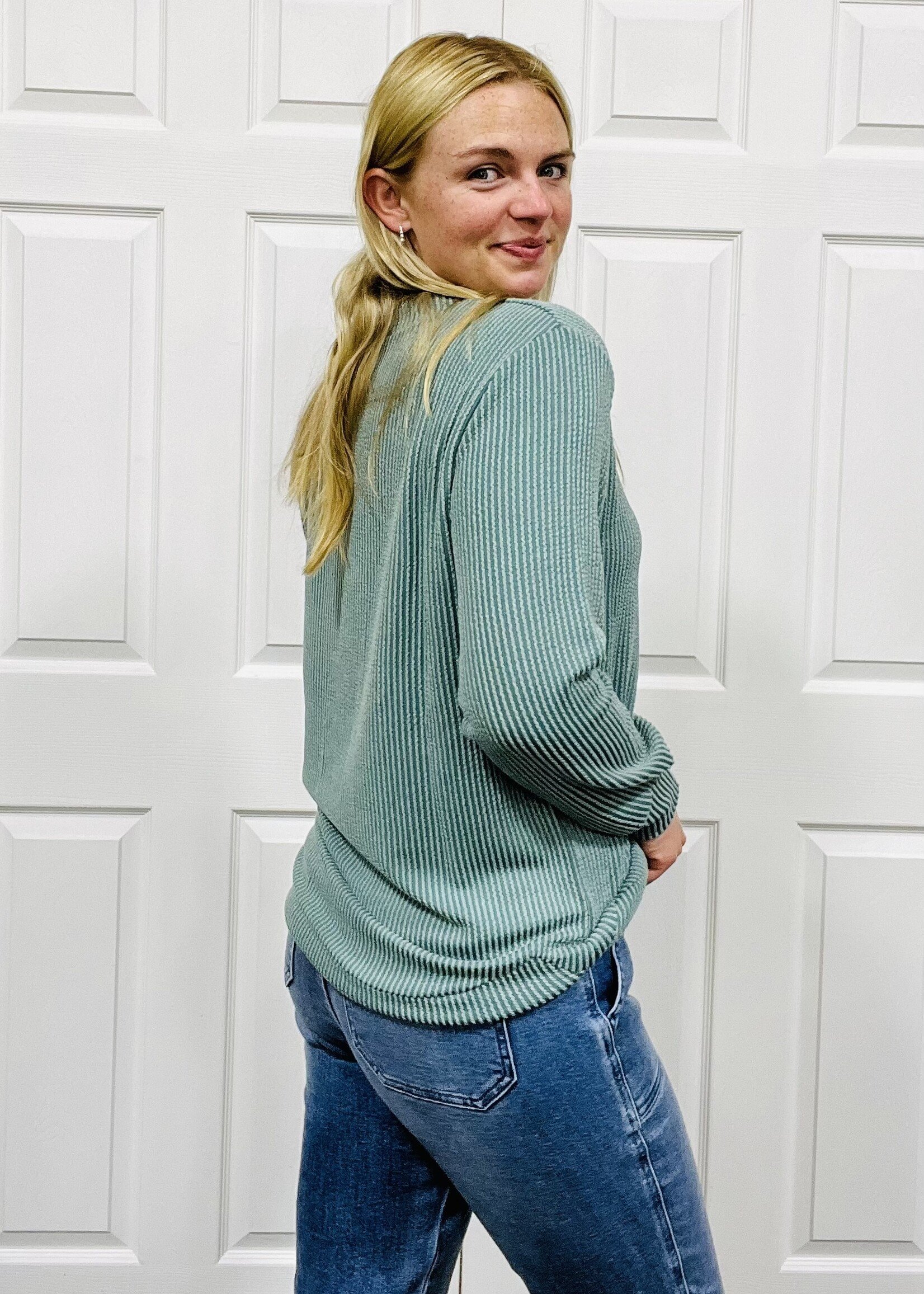 Zenana Ribbed Rounded Hem Top