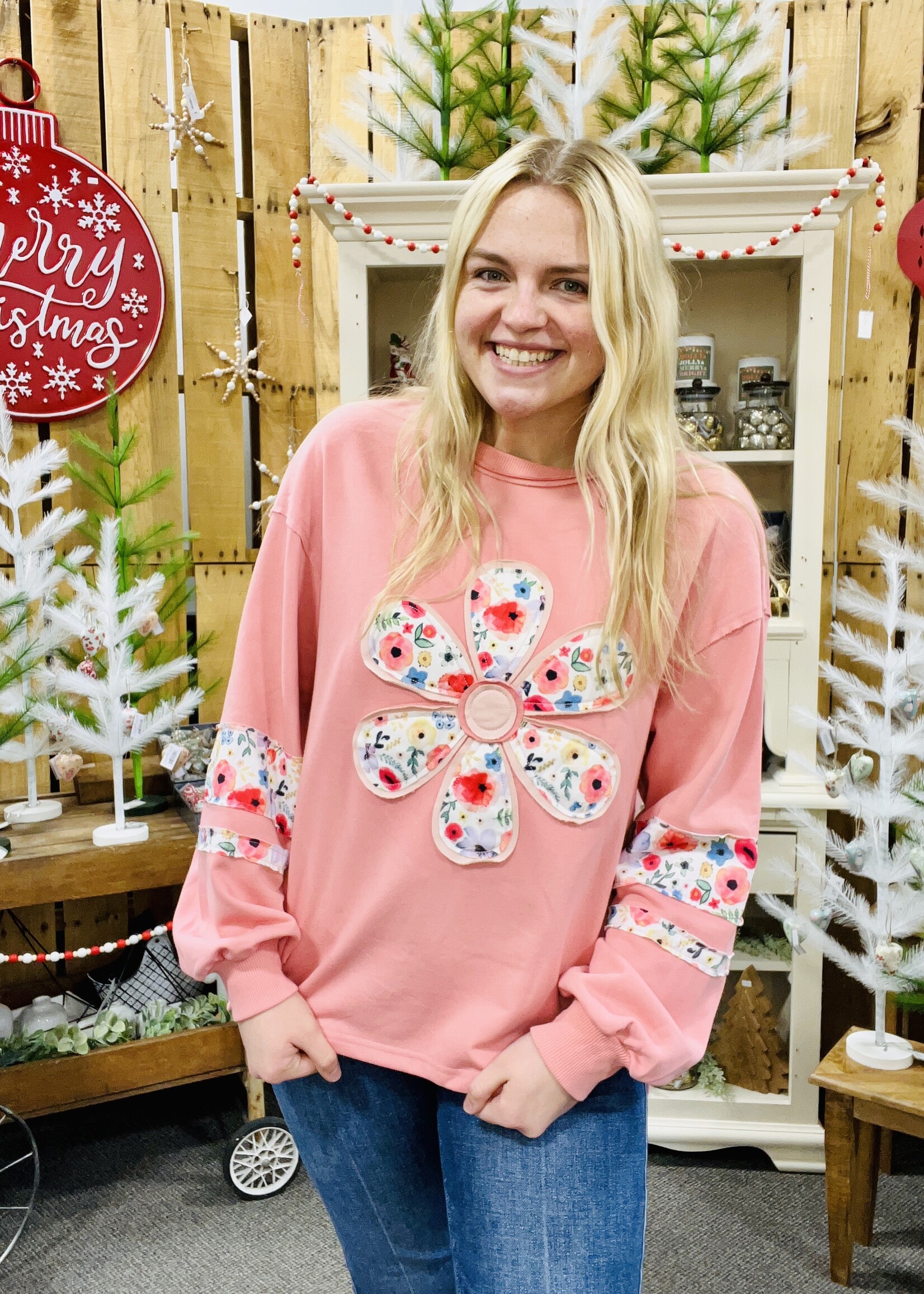 Sage & Fig Rose Pink Daisy Appliqué Sweatshirt
