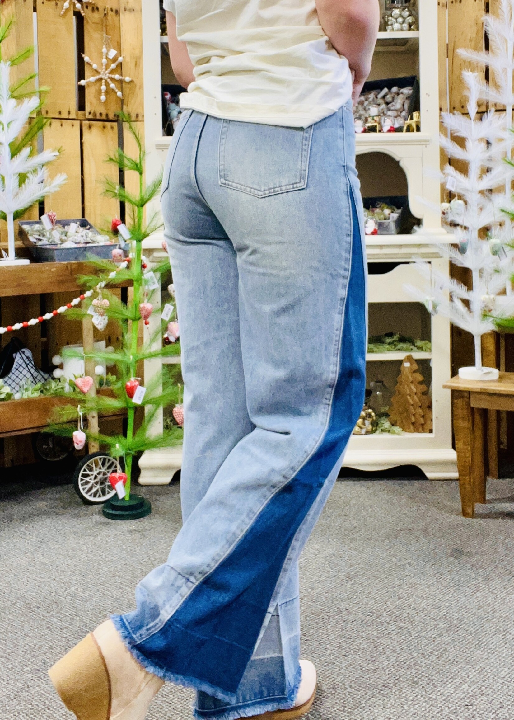 Very J Wide Leg Contrast Detail Denim Jean