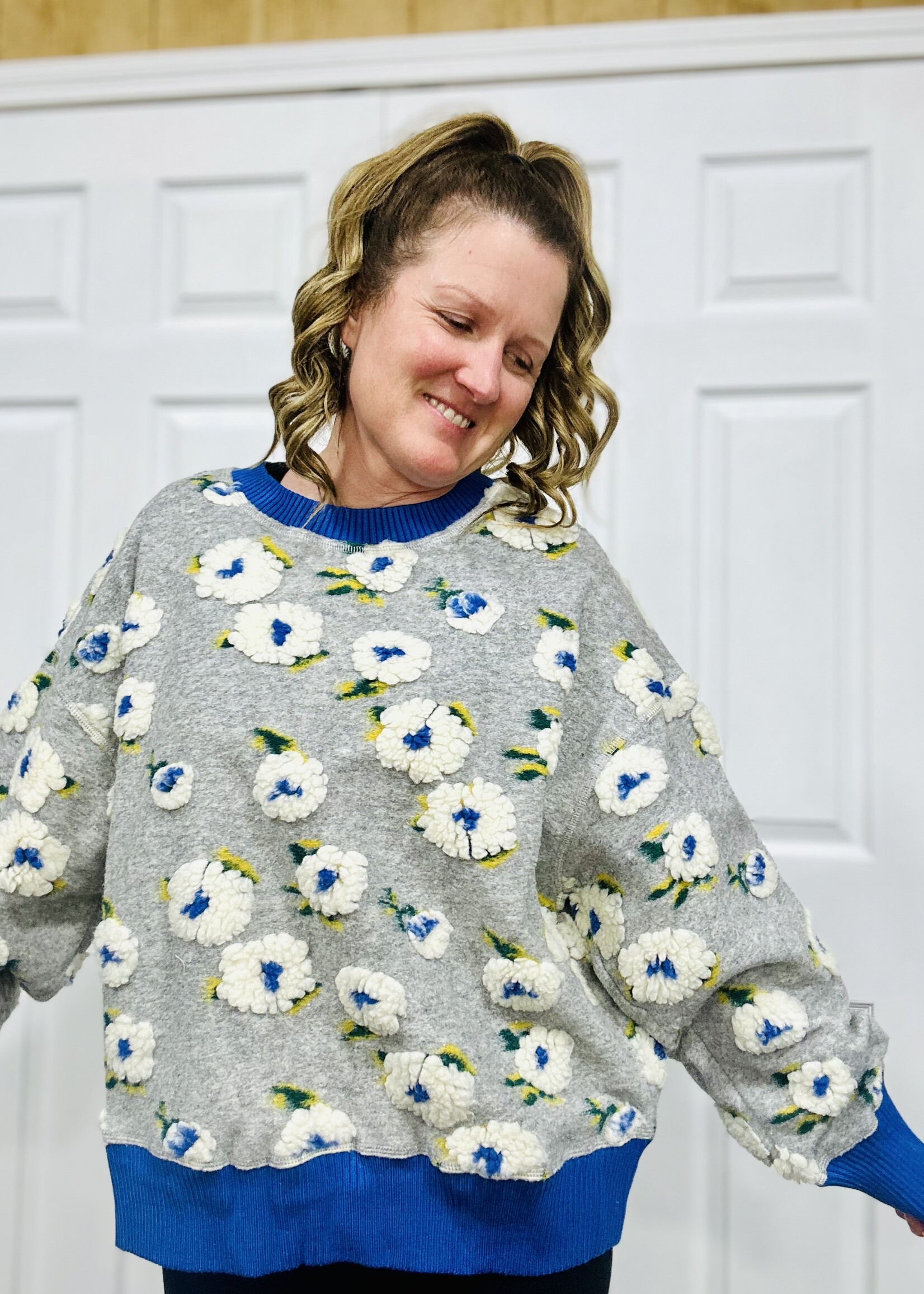 Easel Flower Patch Sweater