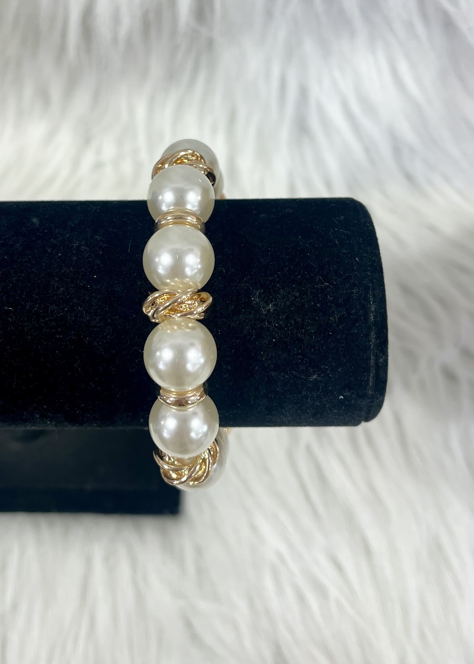 Periwinkle Large Pearl Bracelet