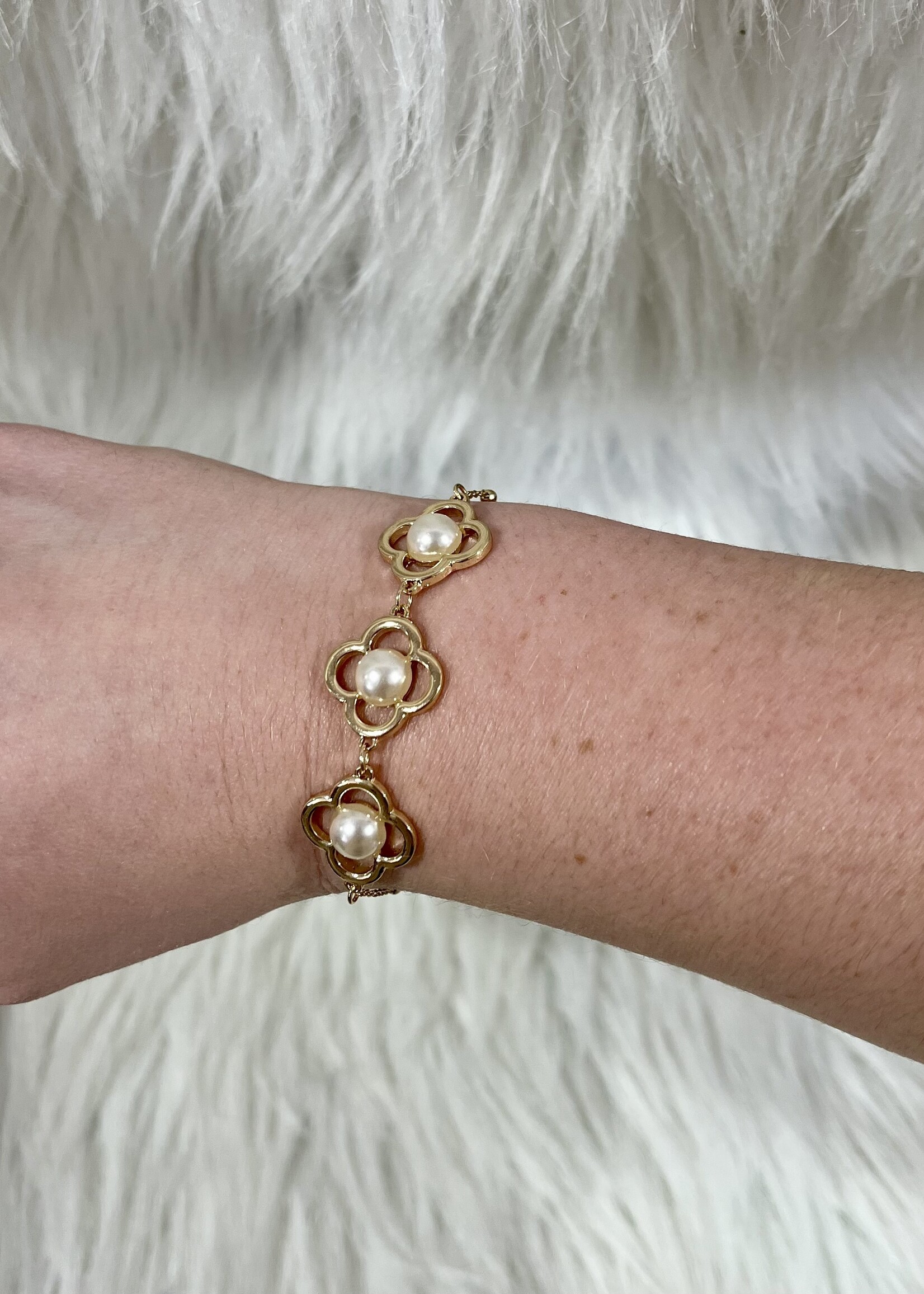 Periwinkle Gold Clover Bracelet
