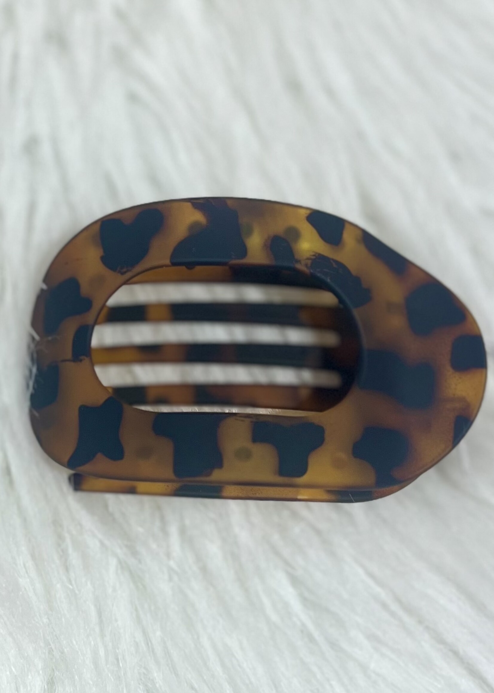 Matte Leopard Oval Flat Hair Clip
