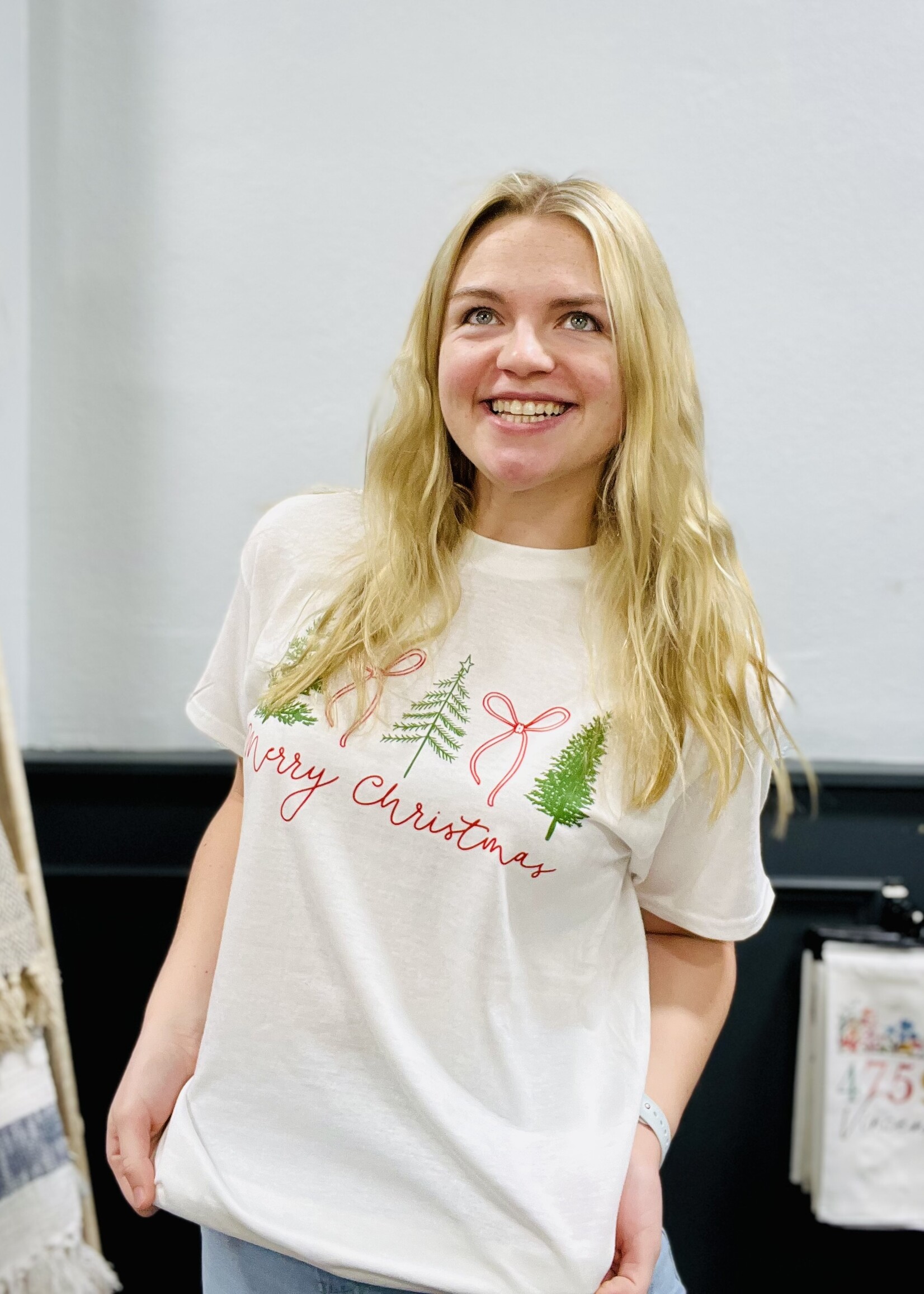 Bow/Tree Merry Christmas Short Sleeve Tee