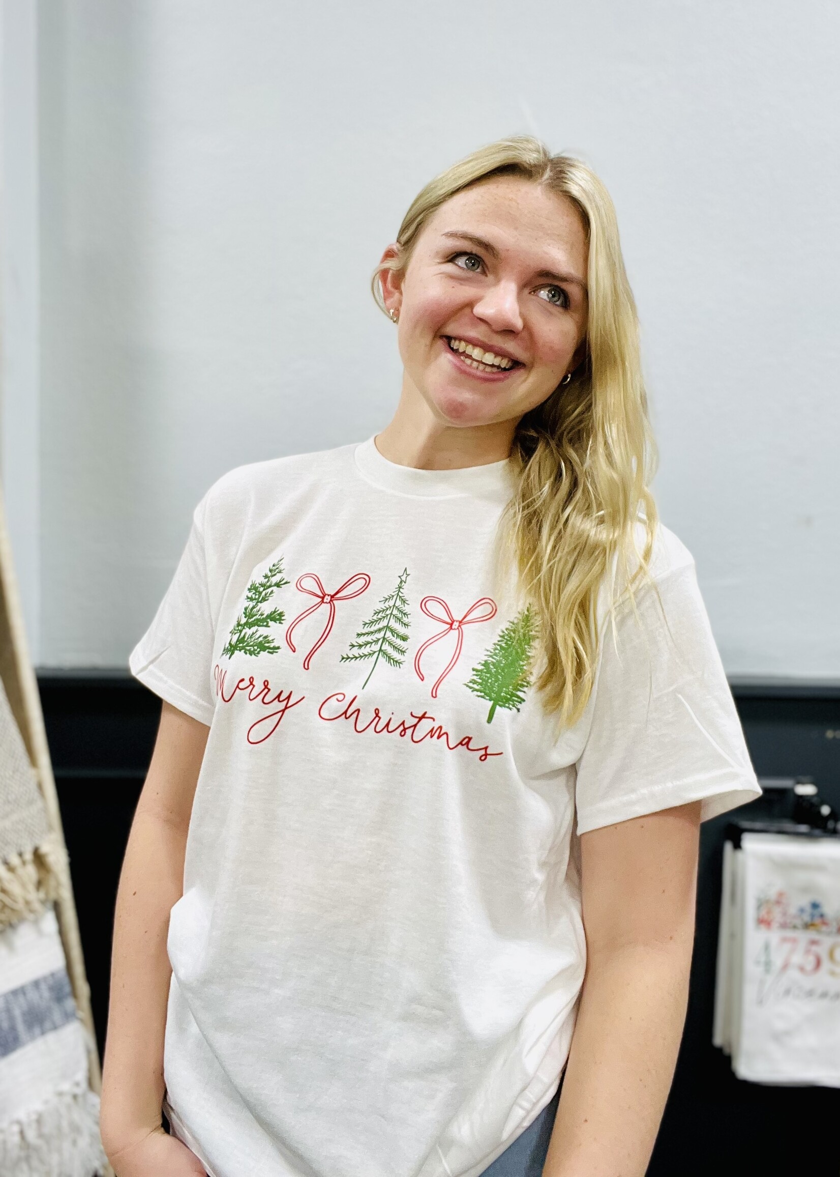 Bow/Tree Merry Christmas Short Sleeve Tee