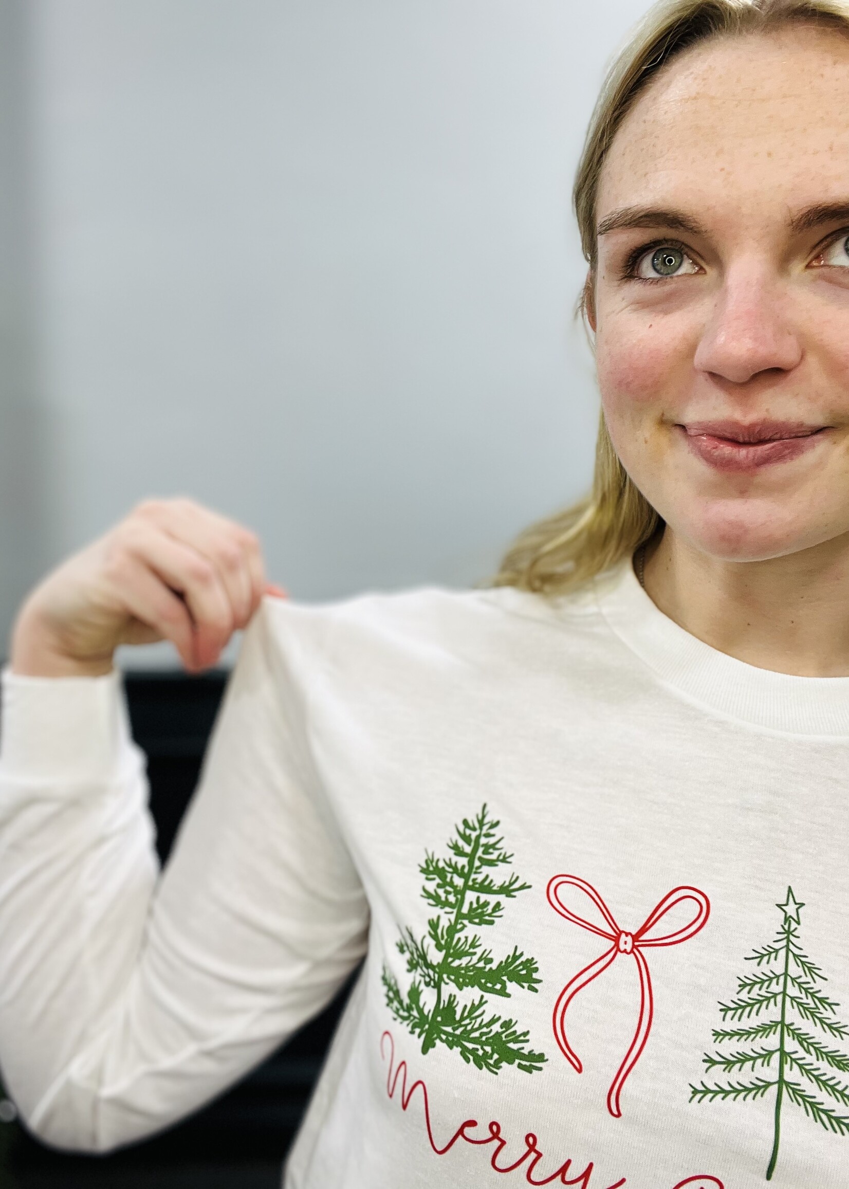 Bow/Tree Merry Christmas Long Sleeve Tee