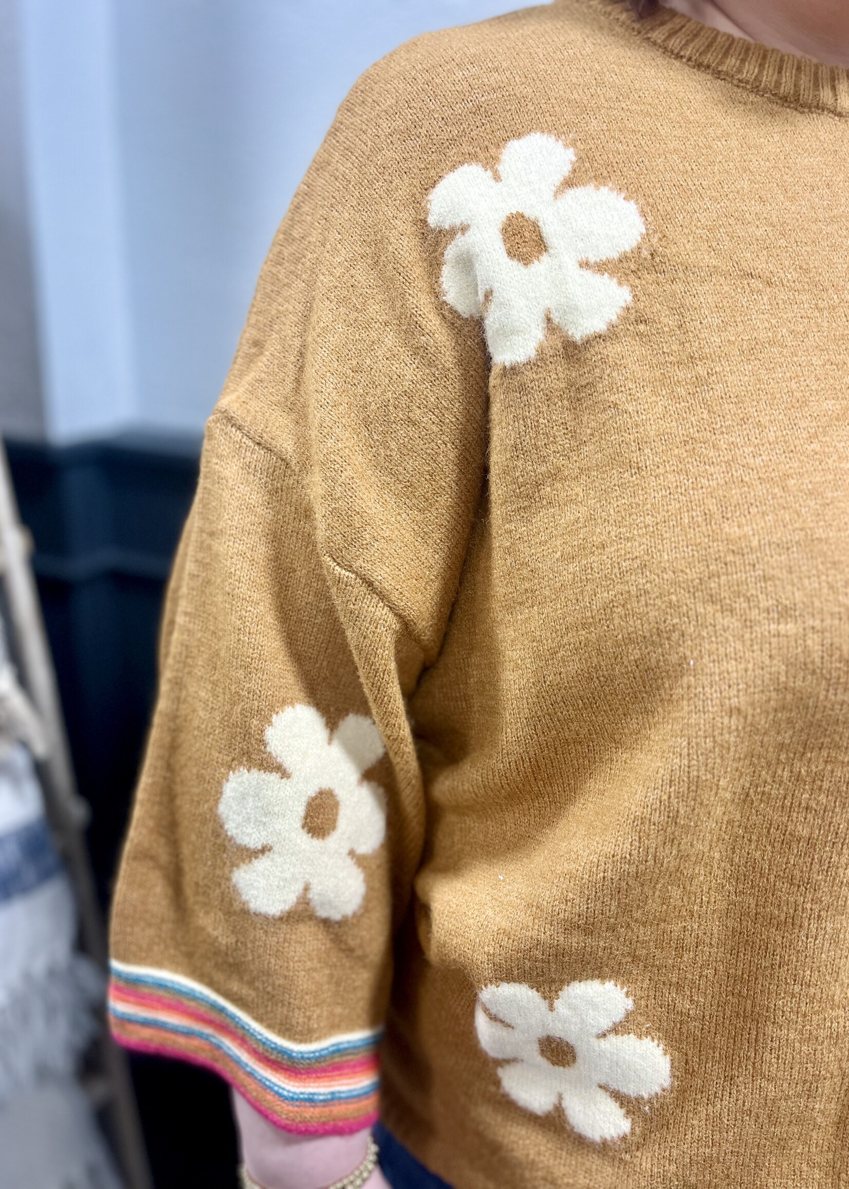 Easel Retro Flower Sweater