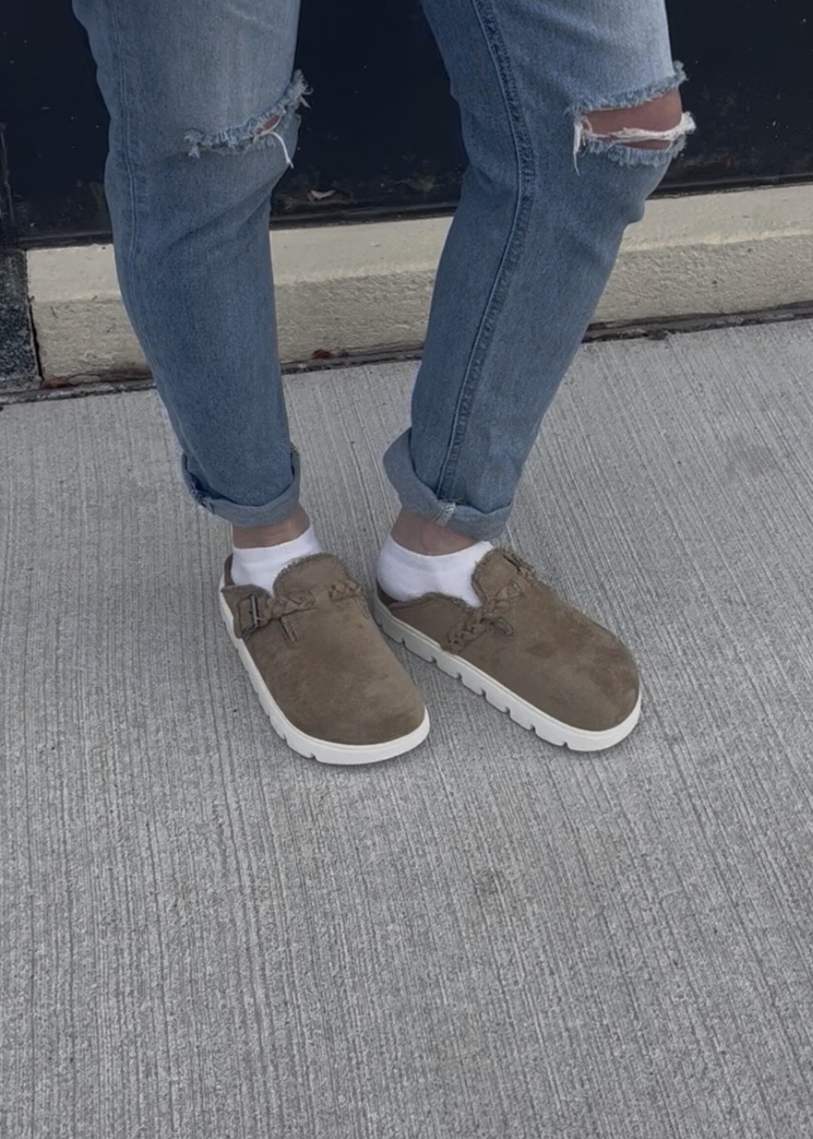 Very G Cali Mule in Taupe