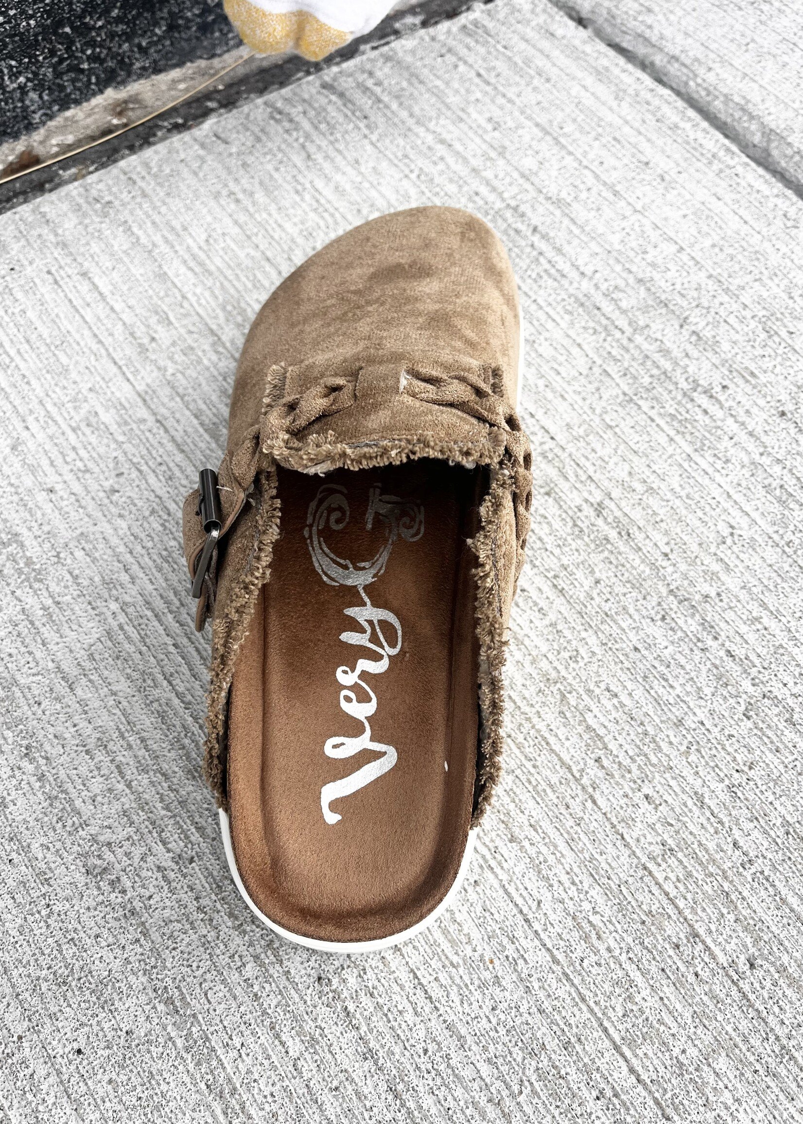 Very G Cali Mule in Taupe