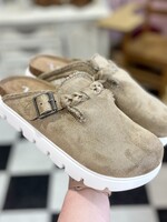 Very G Cali Mule in Taupe