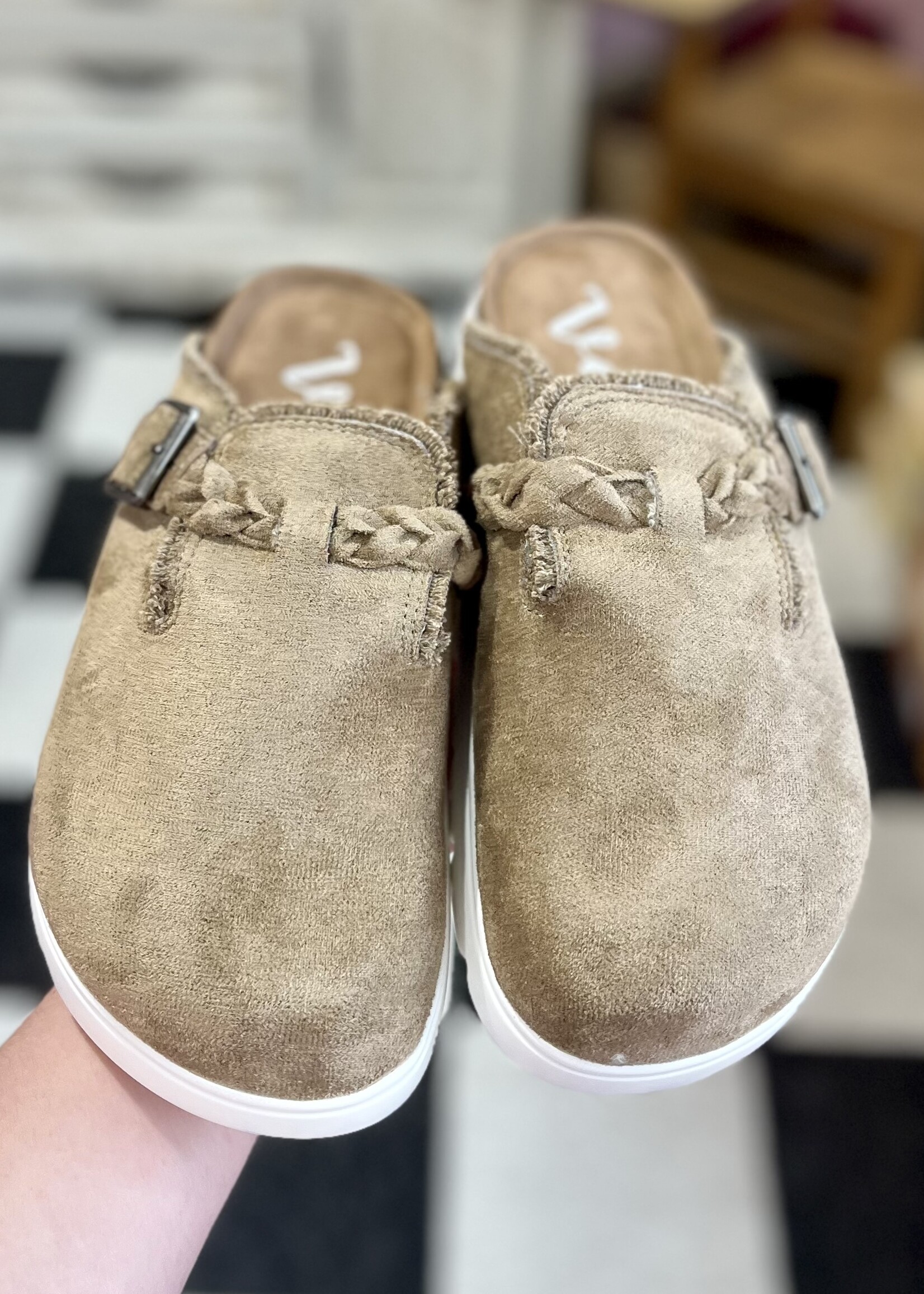 Very G Cali Mule in Taupe