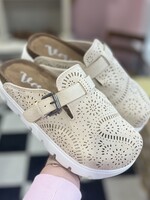 Very G Lulu Mule In Cream