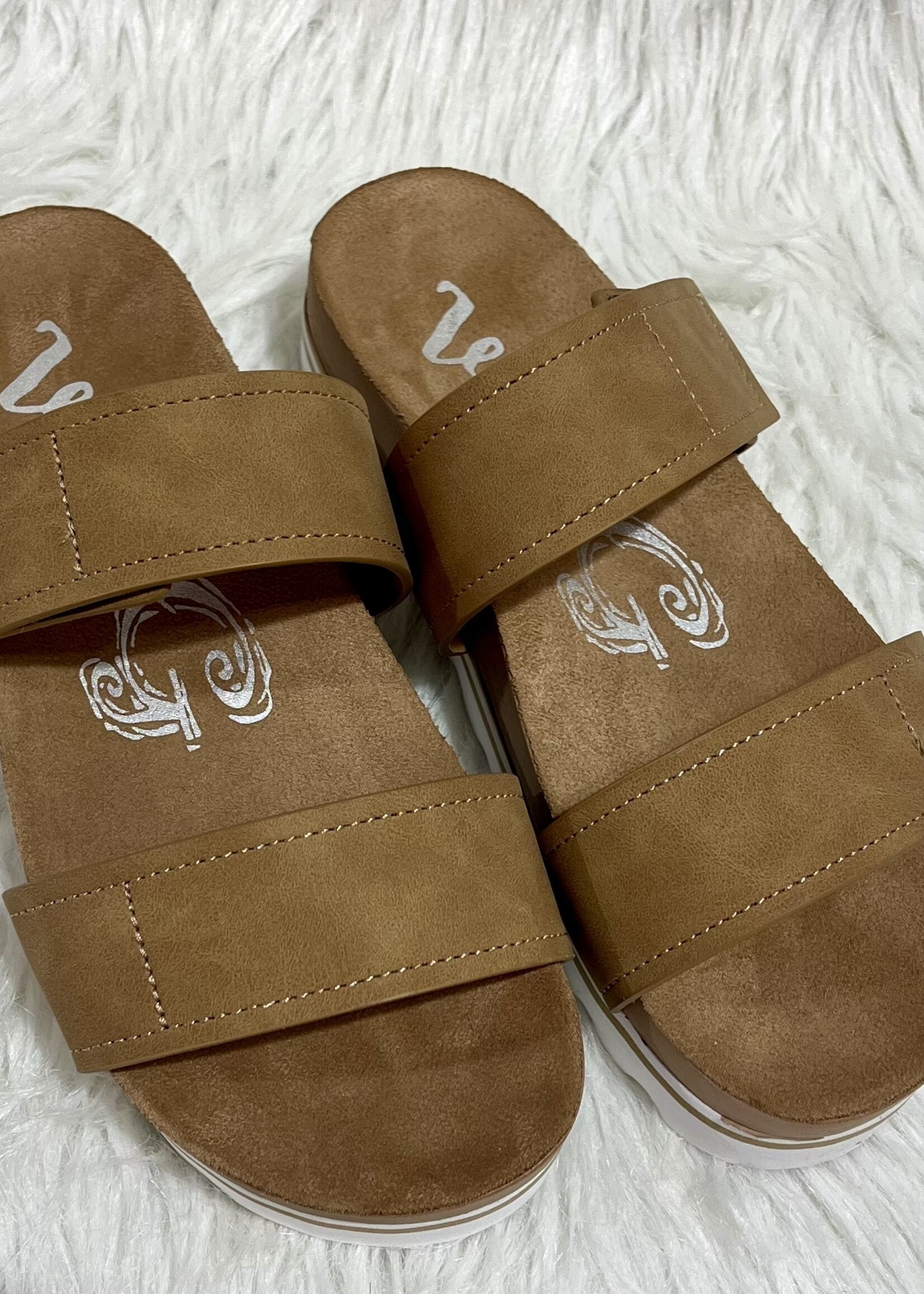 Very G Paislee Sandal in Tan