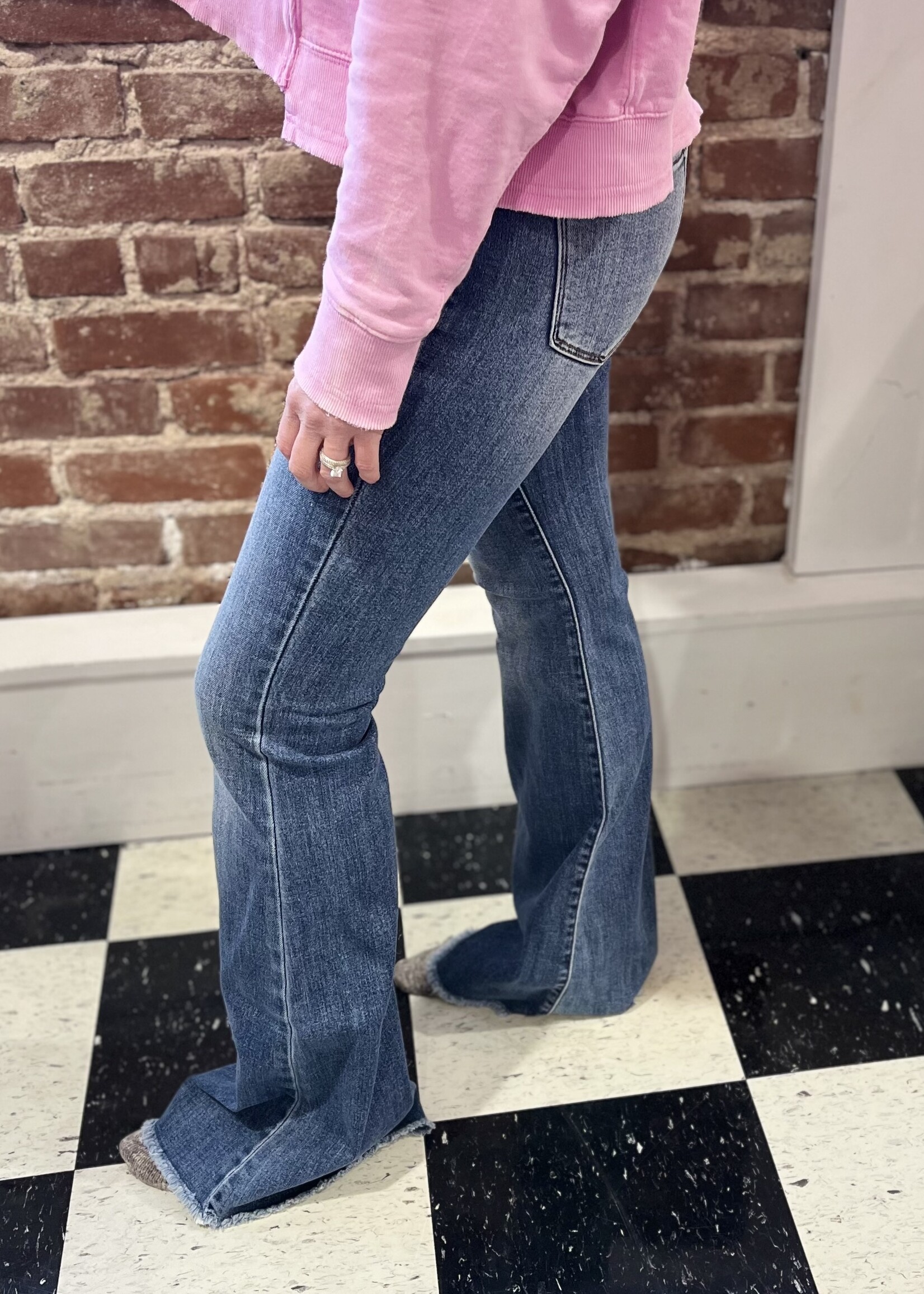 Judy Blue Feeling Flared Jeans