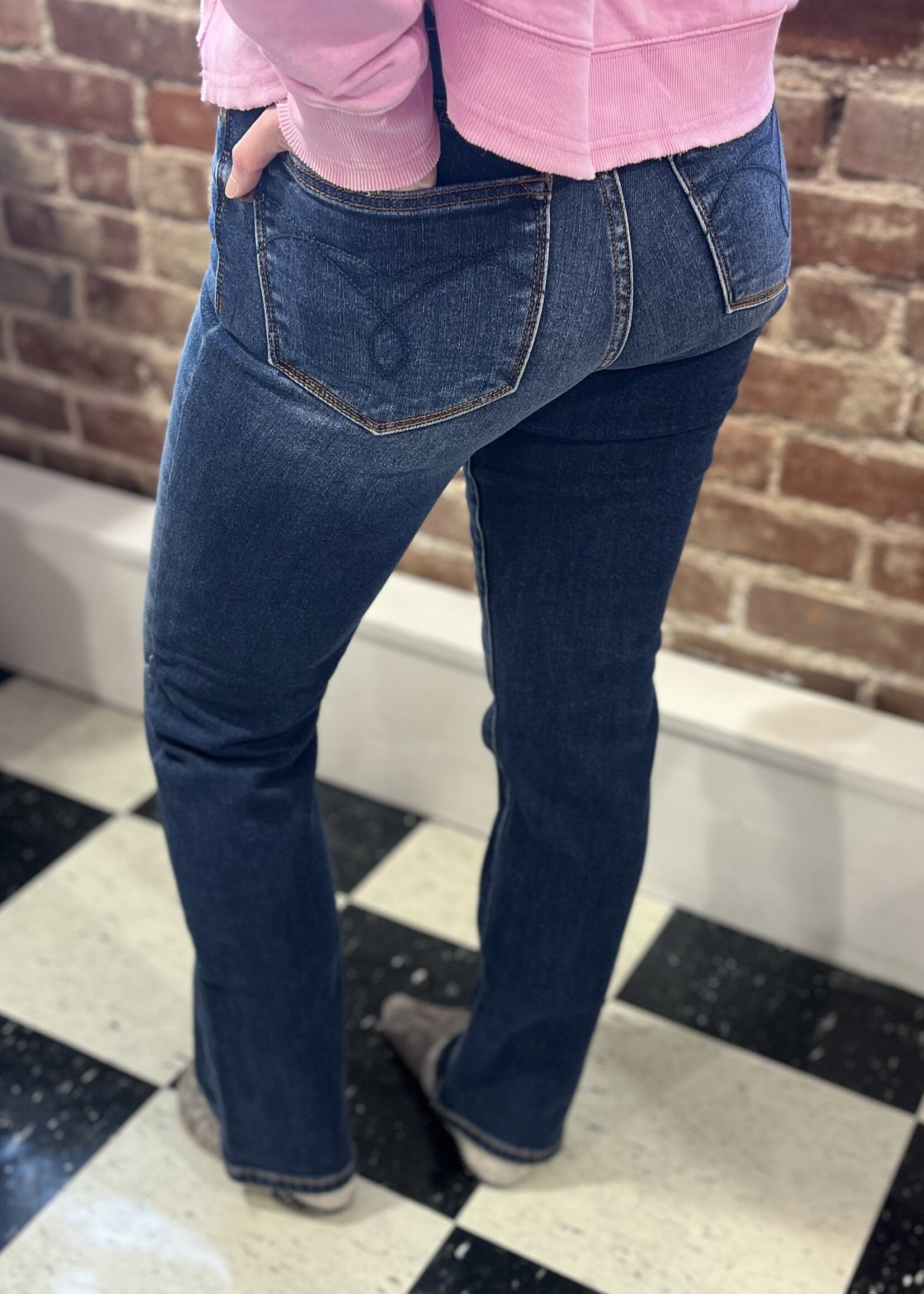 Judy Blue To the Point Thermal Straight Jeans