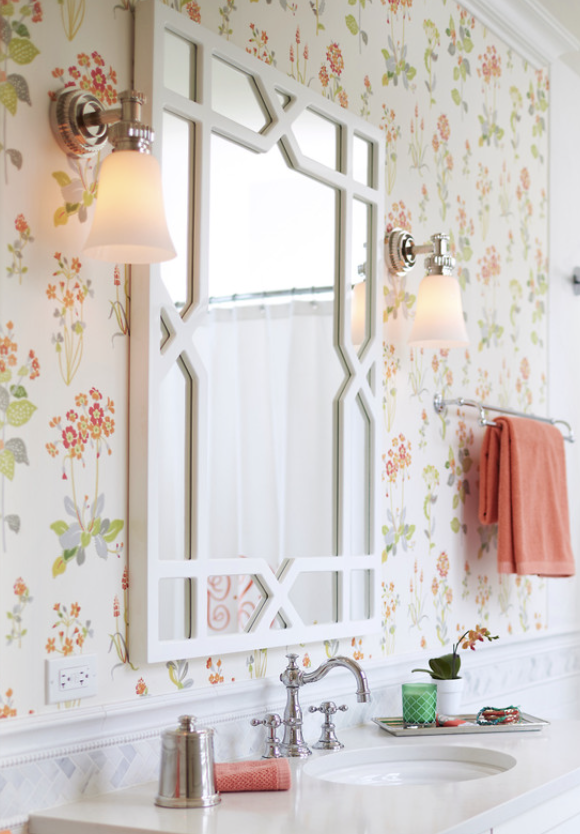 White Lacquer Vero Trellis Mirror