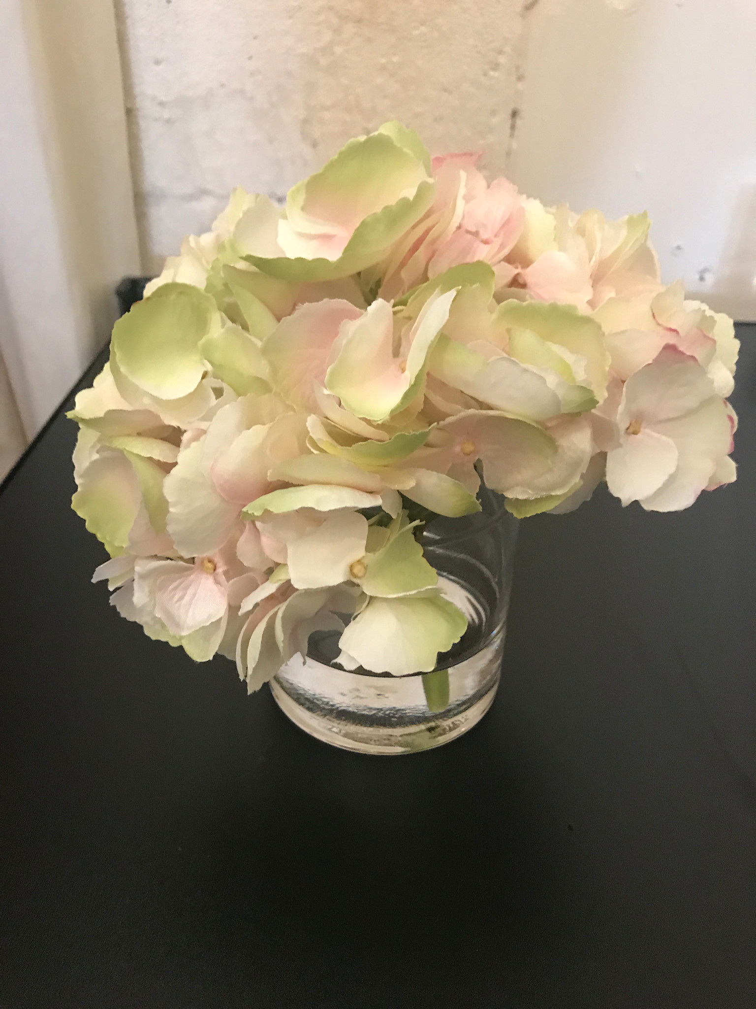 Hydrangea in 4" Cylinder-Faux Water (Cream Pink)