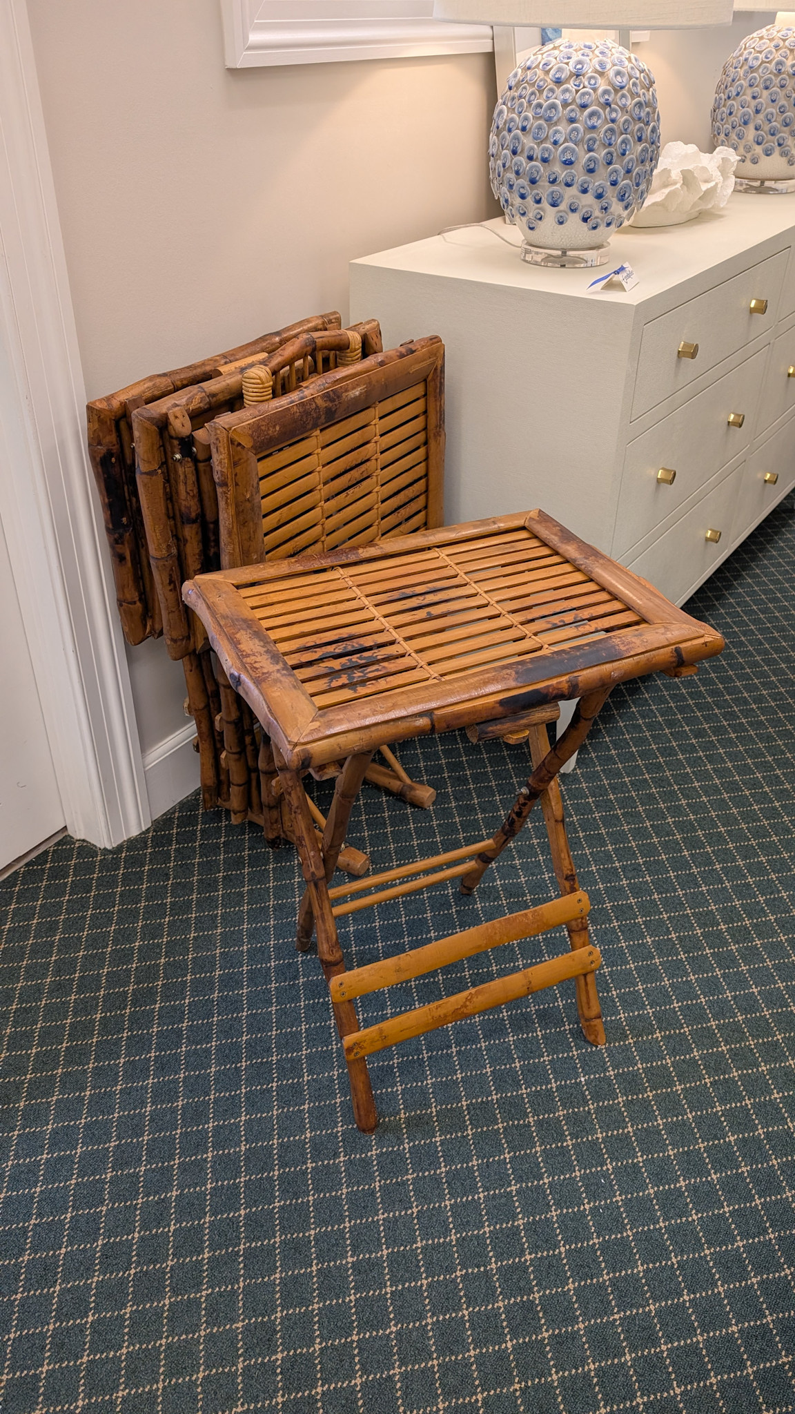 TV Trays & Stand Set of 4 - W20 x D14 x H33"