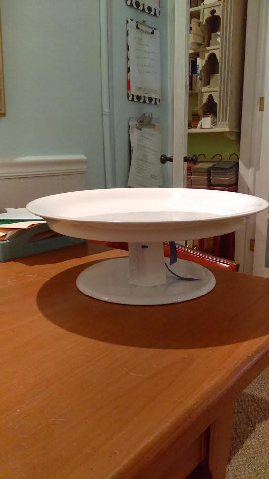 Lacquered Round Cake Stand - 16"Dia