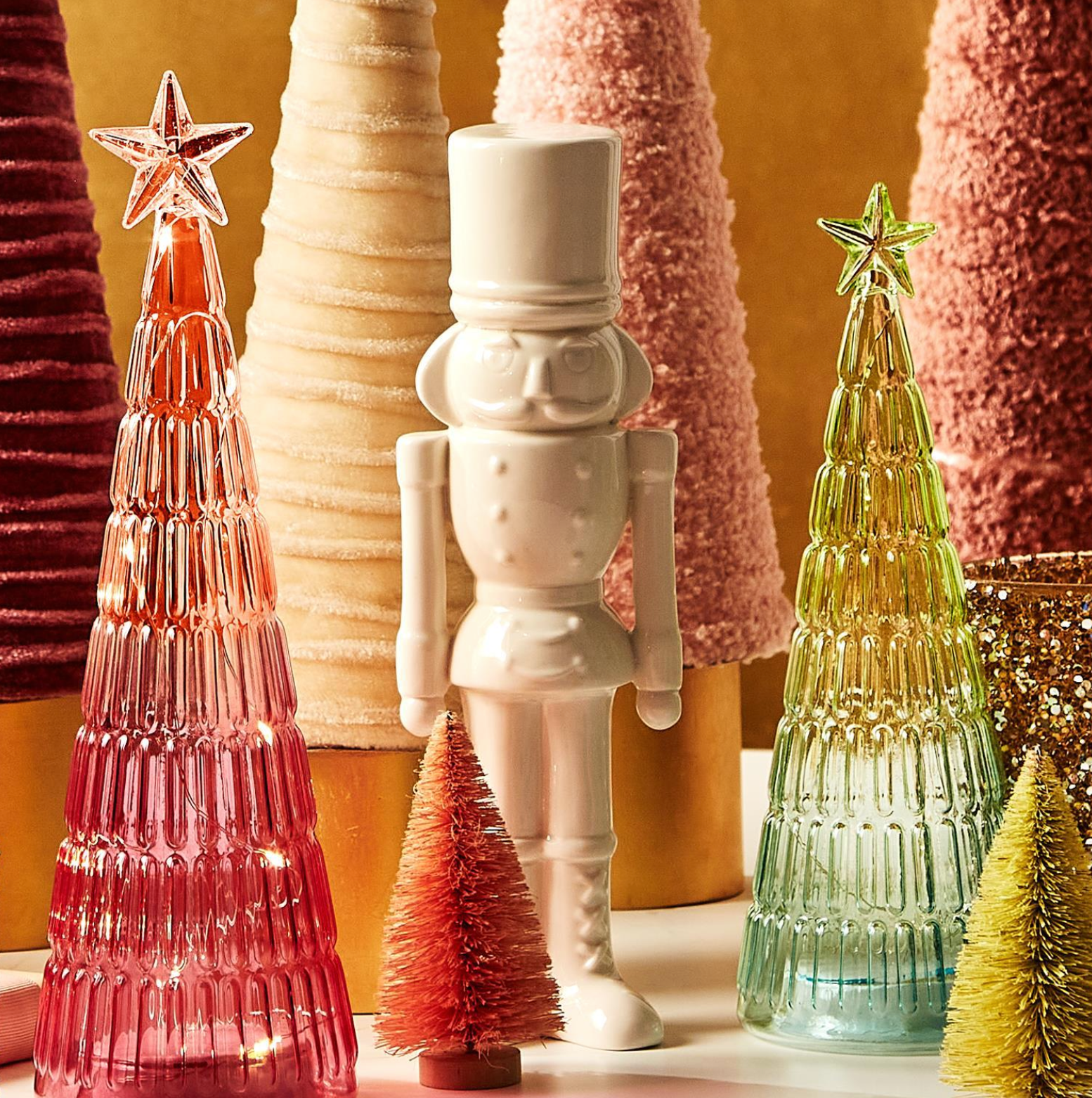 Set of 2 Decorative Nutcrackers - Porcelain
