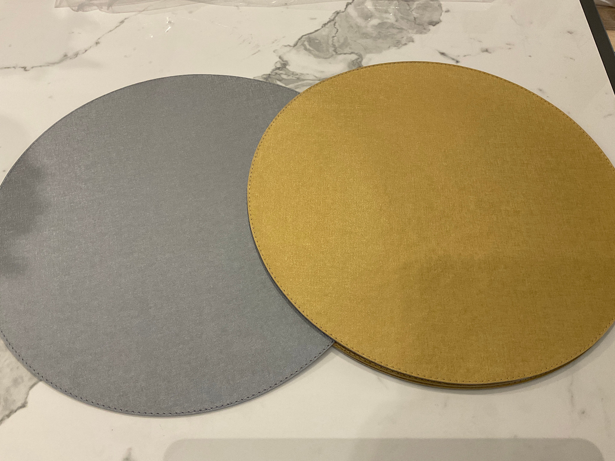 Bold Decor Dubai Reversible Circle Placemat - Victoria Gold/Victoria Silver
