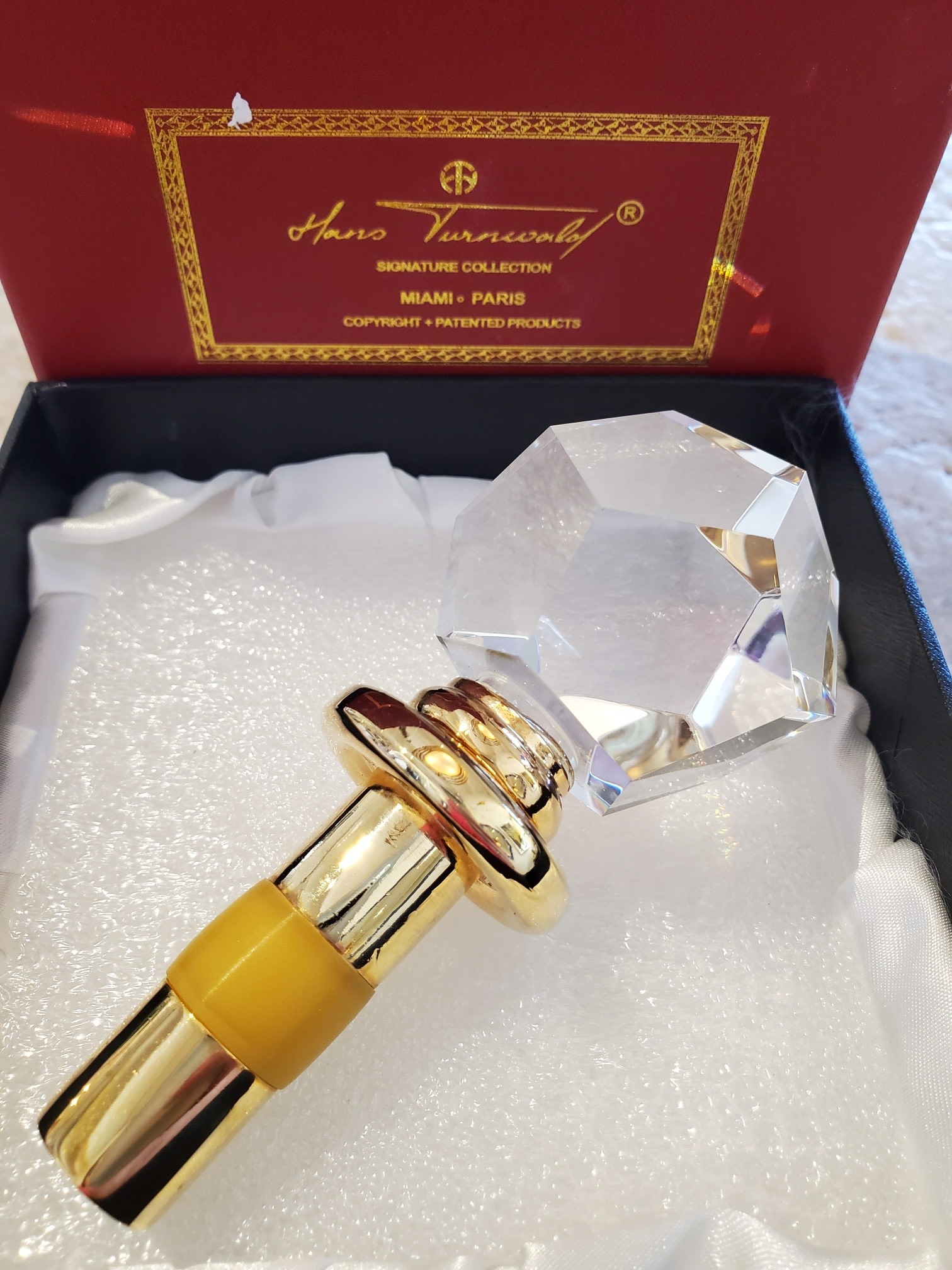 Crystal Bottle Topper in Gold