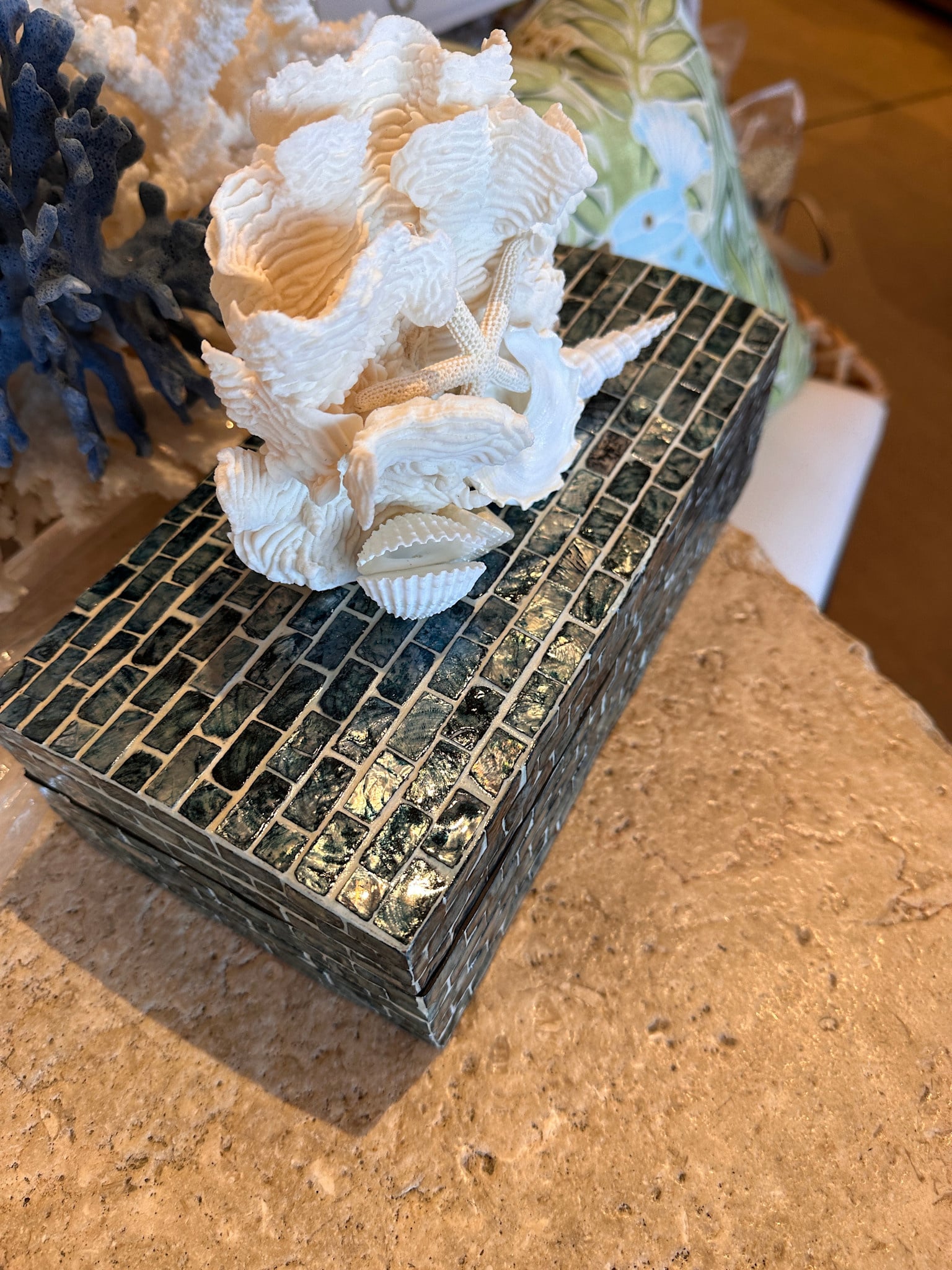 Mica's Oyster Box - 11" x 6"