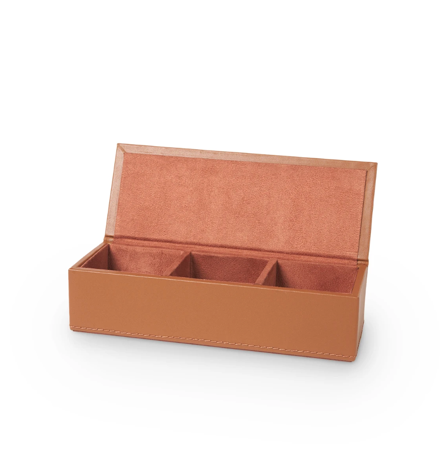 Hunter Pin / Clip Box/Tan  8.25W x 3.25D x 2.25H