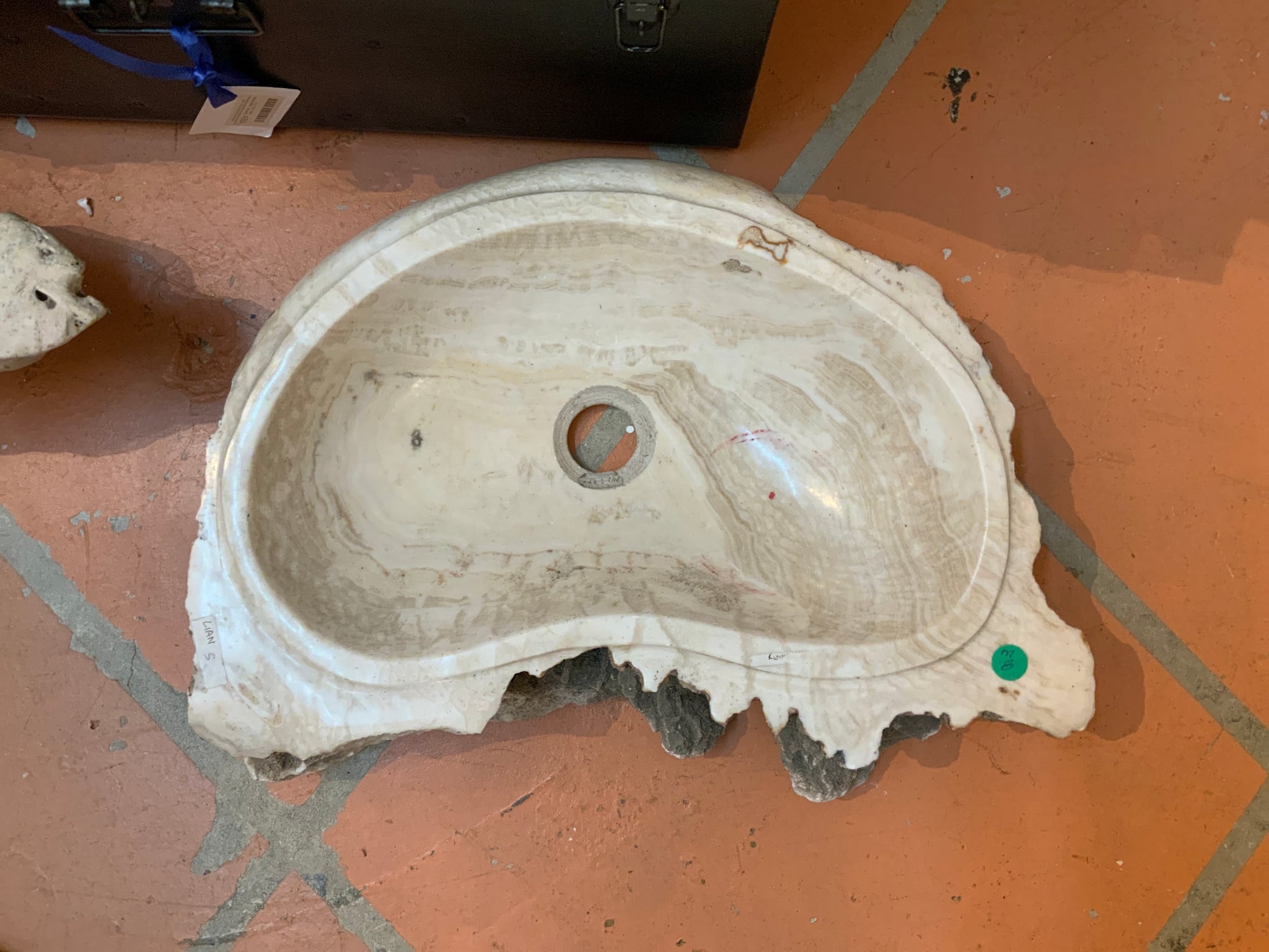 OVAL WHITE SINK