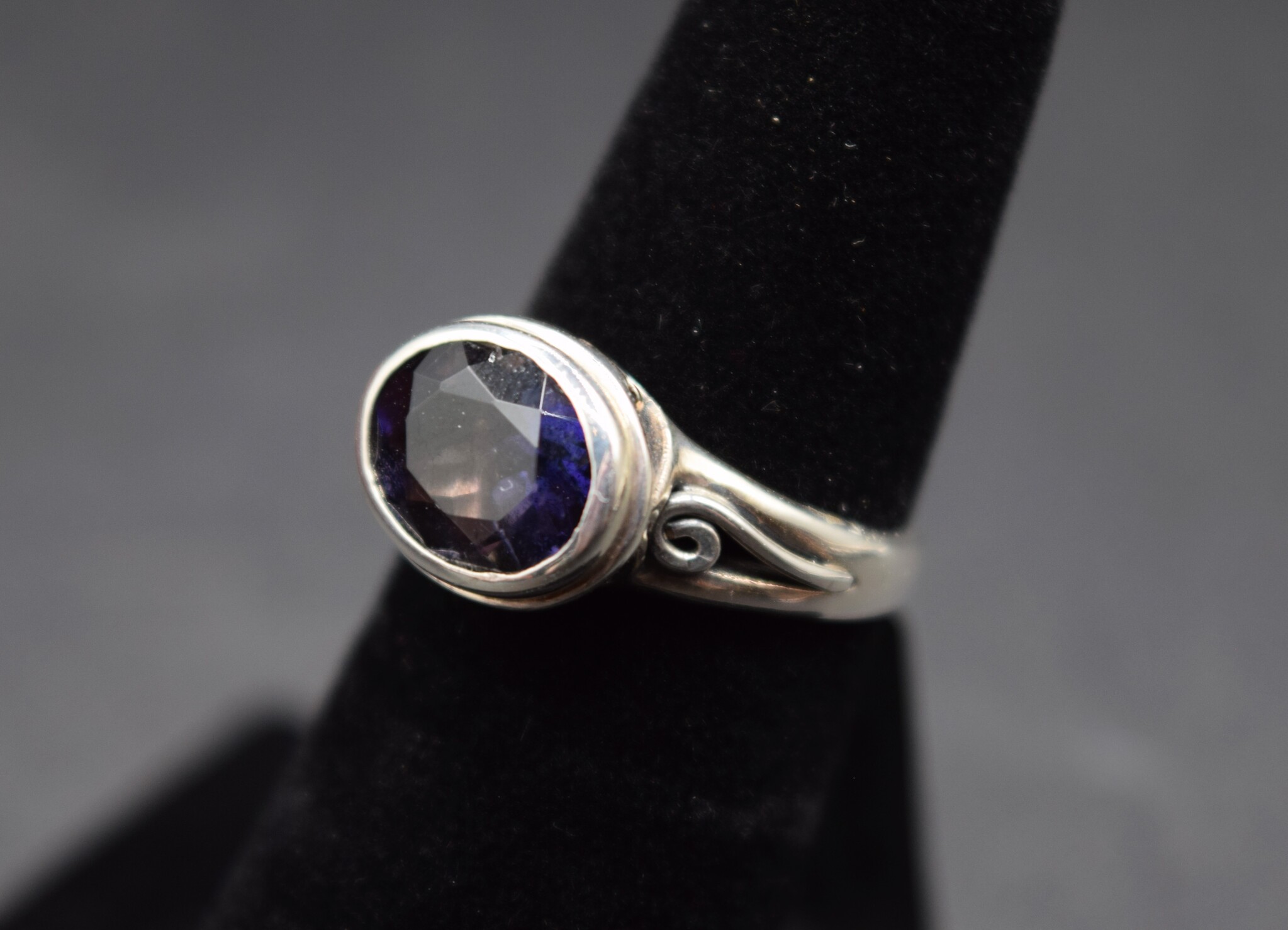 BSK 018 SS Iolite Faceted Oval 8mm x 10mm Ring Size 5