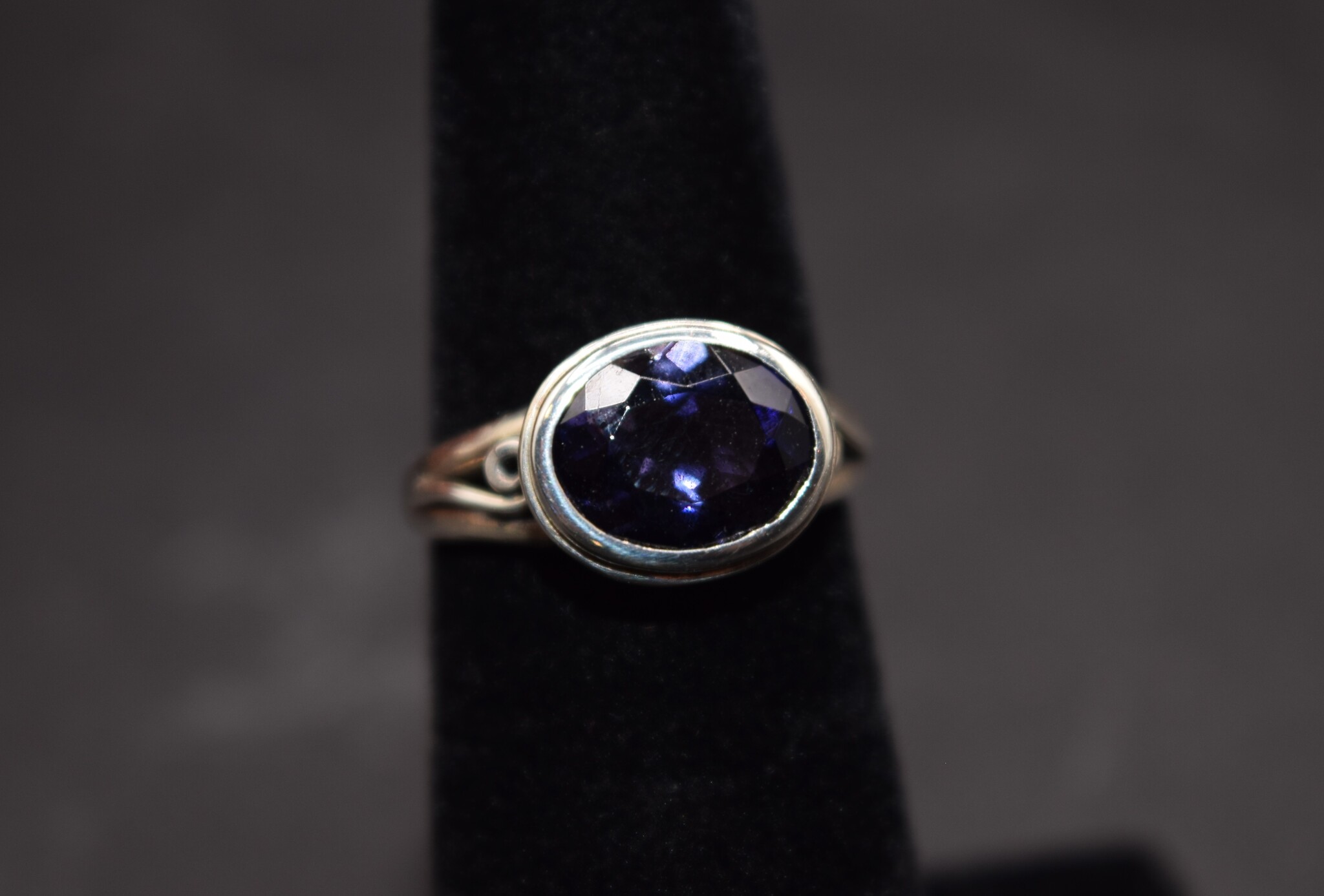 BSK 018 SS Iolite Faceted Oval 8mm x 10mm Ring Size 5