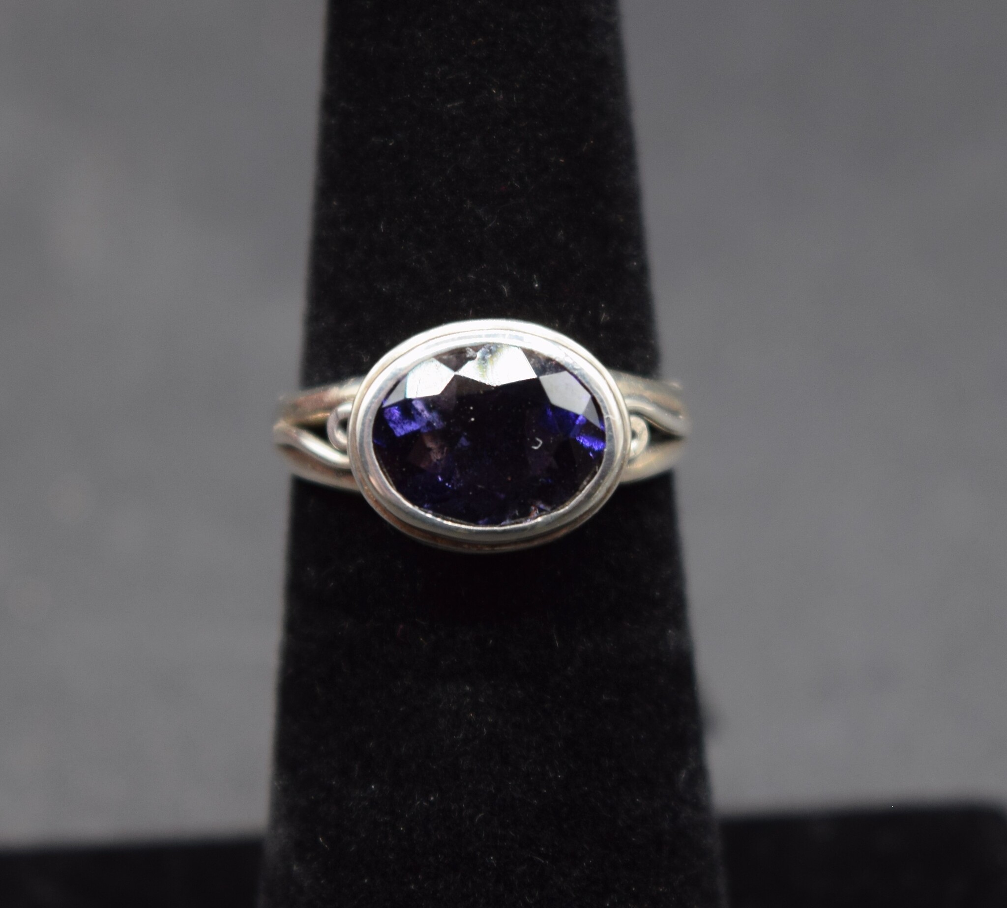 BSK 018 SS Iolite Faceted Oval 8mm x 10mm Ring Size 5