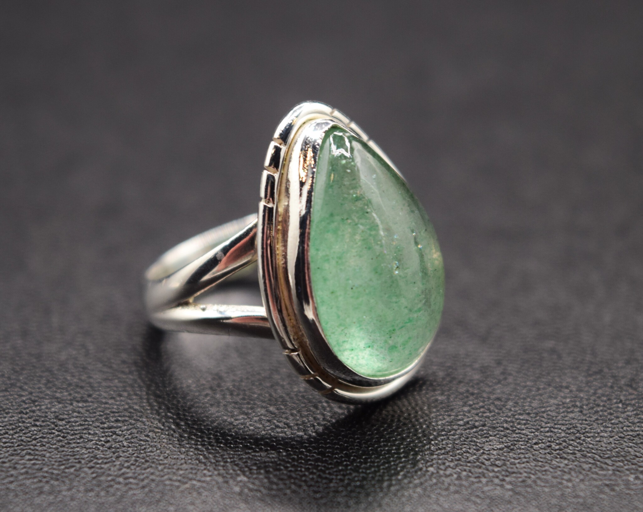 SS Aventurine 12x18mm Pear Shape Cabochon Notched Bezel Ring, Sz. 6
