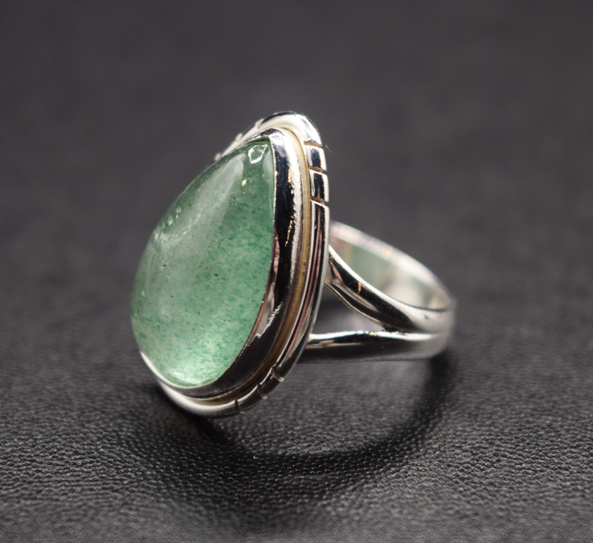SS Aventurine 12x18mm Pear Shape Cabochon Notched Bezel Ring, Sz. 6