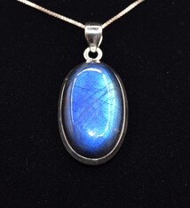 BLB 066 Labradorite 15x26mm Oval Pendant With 18" Box Chain