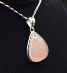 BLB 066 Rose Quartz 23x28mm Pear Pendant