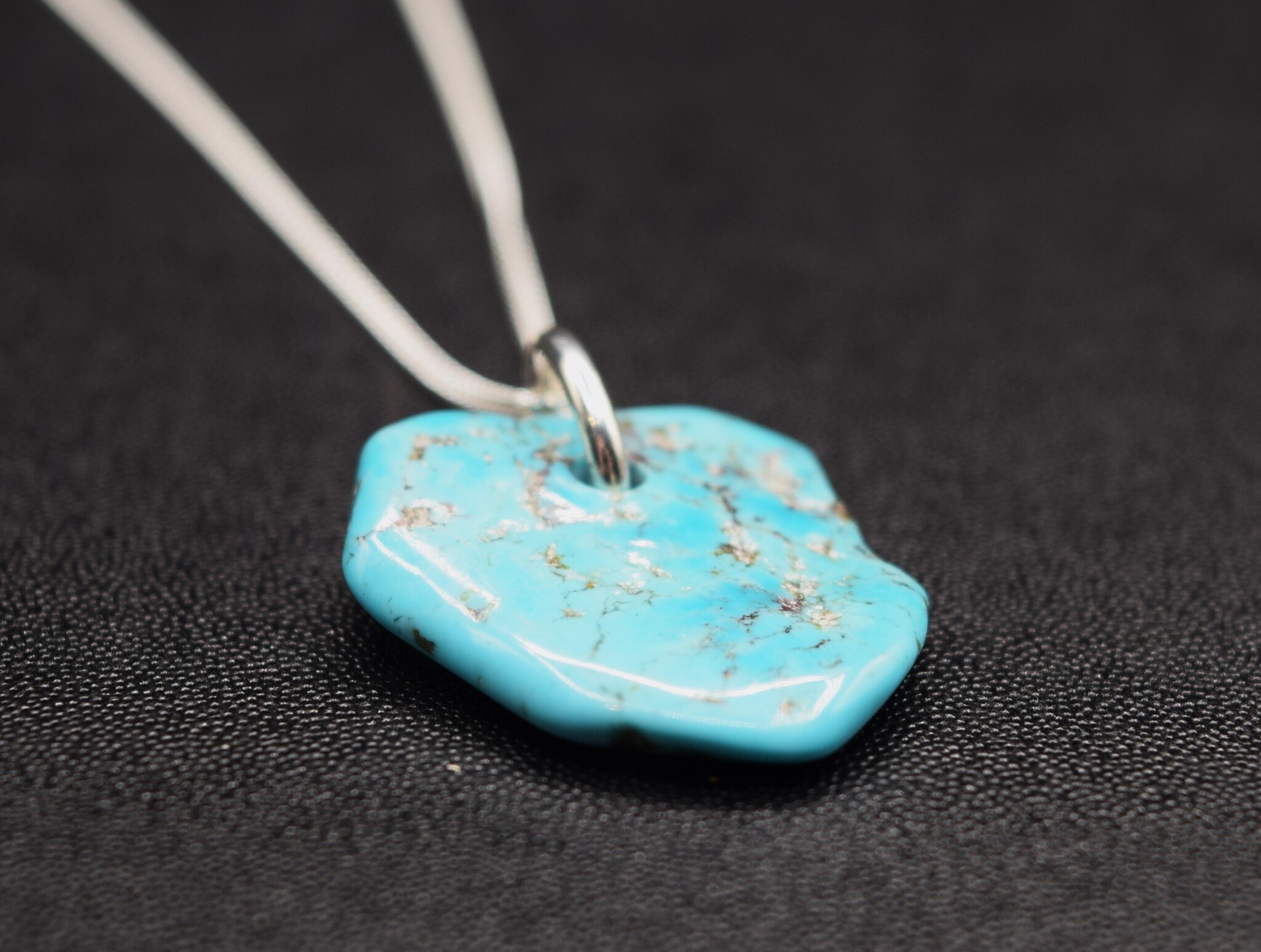 SS Turquoise Nugget 25x23mm Drilled w/Silver bail and 18" Gourmette Chain Necklace