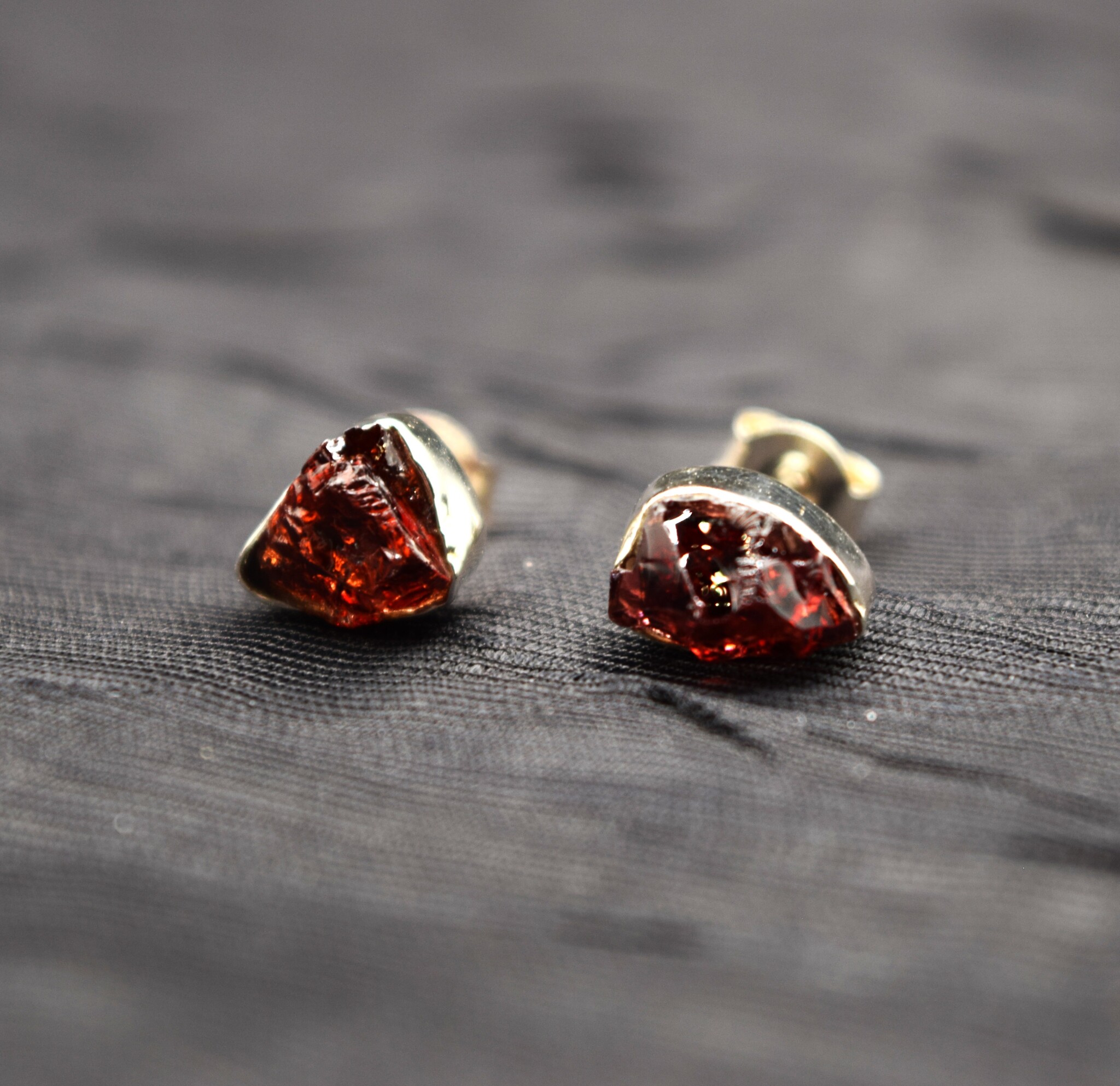 SS Garnet 10mm Freefrom Stud Earrings