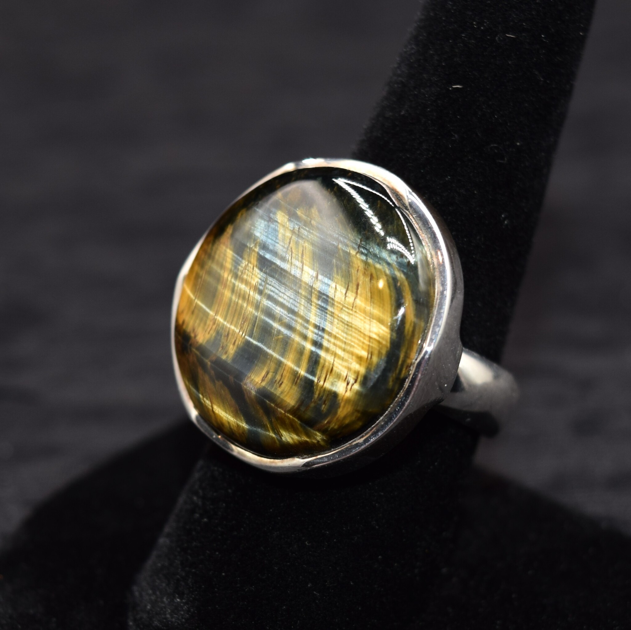 VIT 005 SS Tiger's Eye 25mm Round Cabochon Comfort-Fit Ring. Sz 9