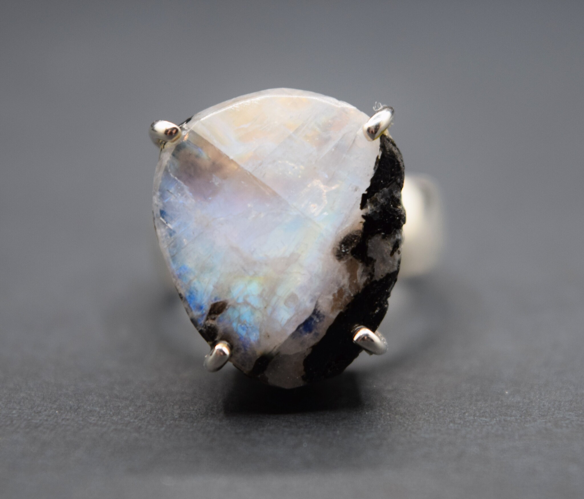 VIT 005 SS Rainbow Moonstone 16mm Freeform 4-Prong Set Ring Size 7.5