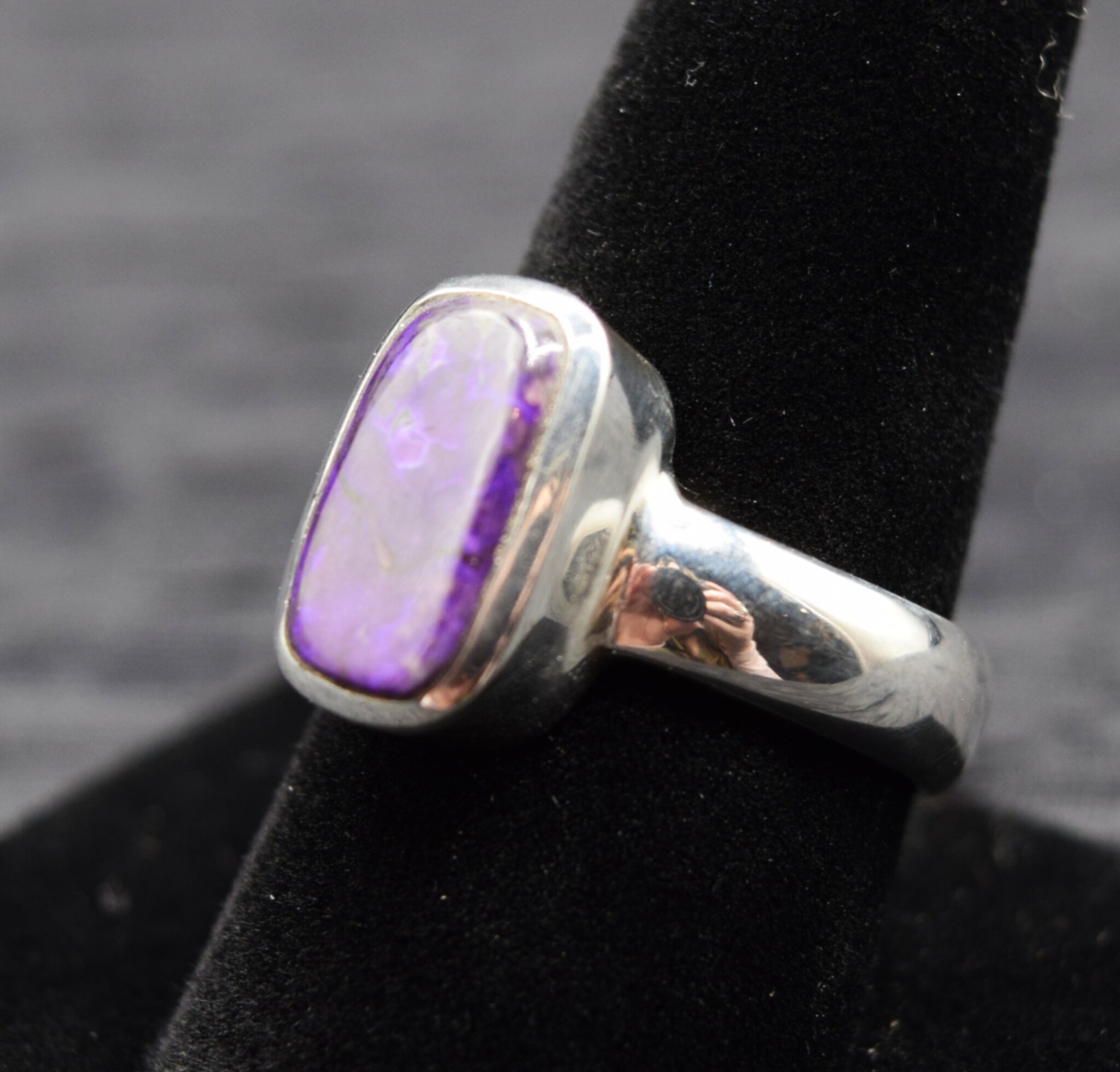 SUG 011 SS Sugilite 8x14mm Rounded Rectangular Cabochon Bezel Set Ring, sz. 10