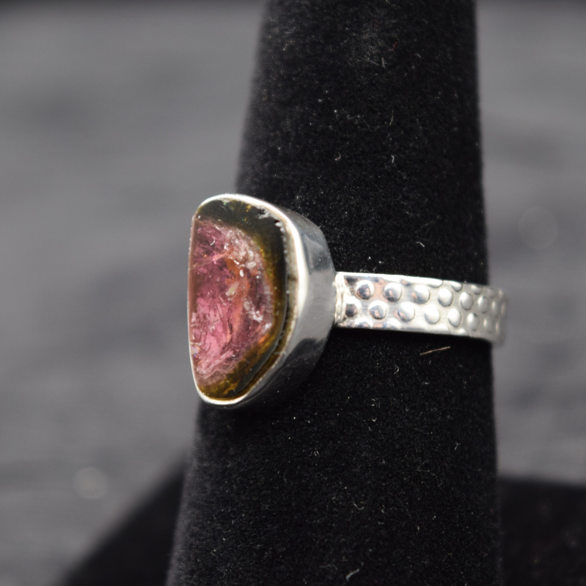 SS Watermelon Tourmaline Polished 14x10mm Freeform Slice Bezel Set with Dotted Band Design Ring, Sz. 7.75