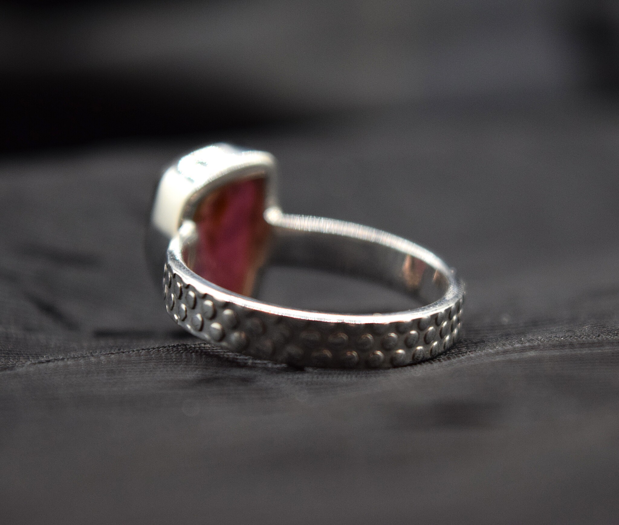SS Watermelon Tourmaline Polished 14x10mm Freeform Slice Bezel Set with Dotted Band Design Ring, Sz. 7.75