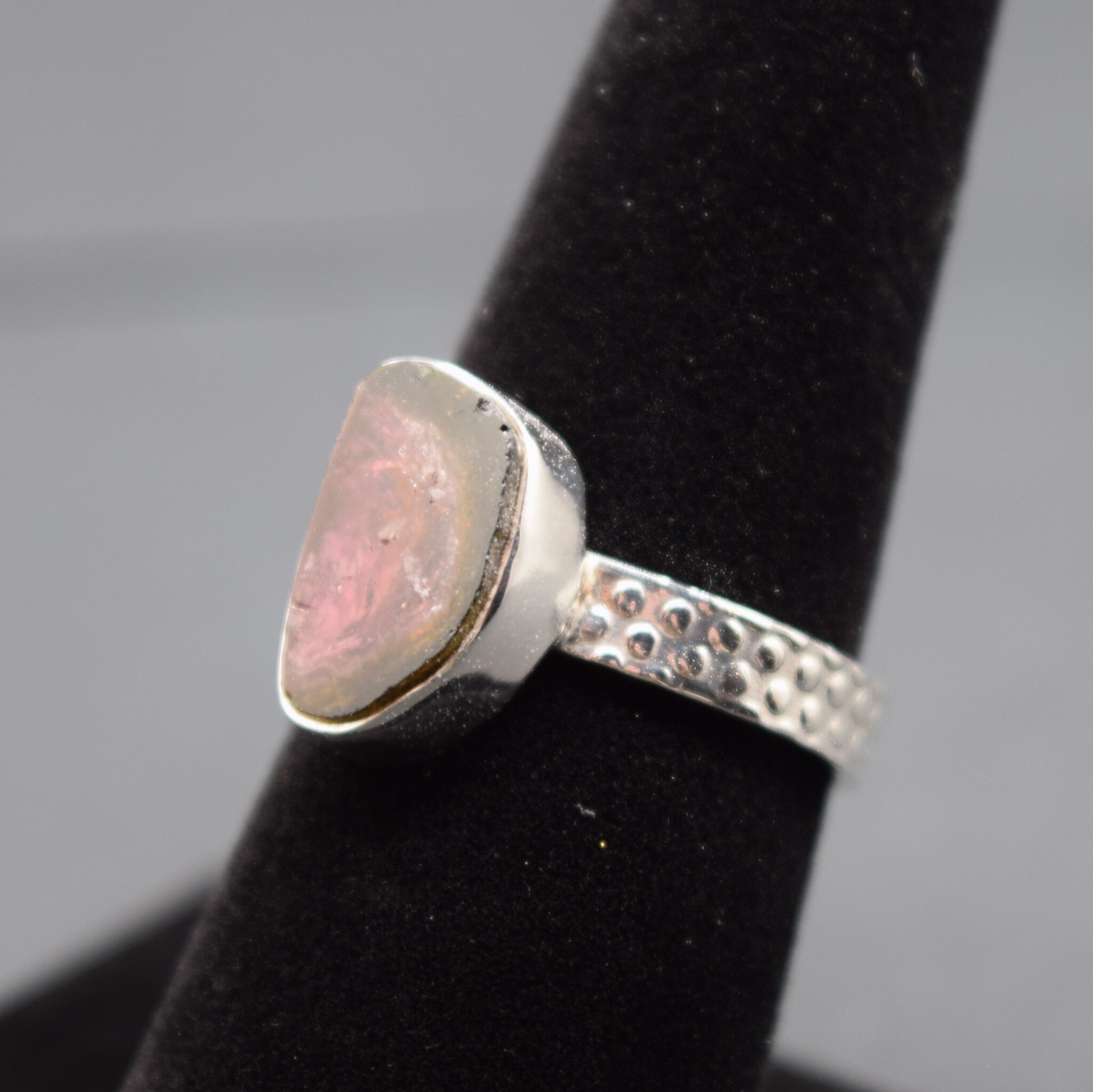SS Watermelon Tourmaline Polished 14x10mm Freeform Slice Bezel Set with Dotted Band Design Ring, Sz. 7.75