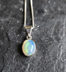 VIT 005 SS Ethiopian Opal 10mm Oval Pendant with 18" Chain