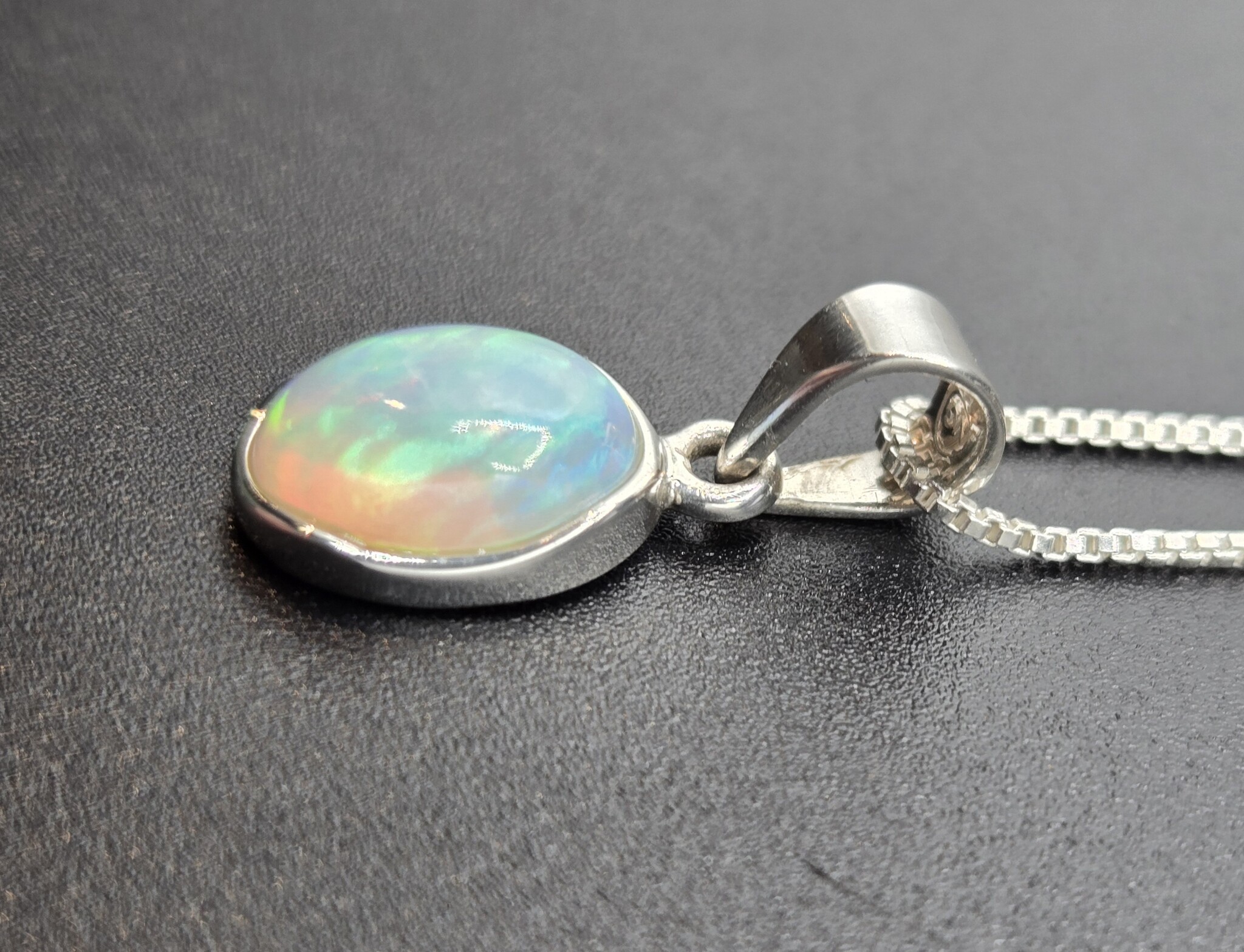 VIT 005 SS Ethiopian Opal 10mm Oval Polished Bezel Set Necklace 18"