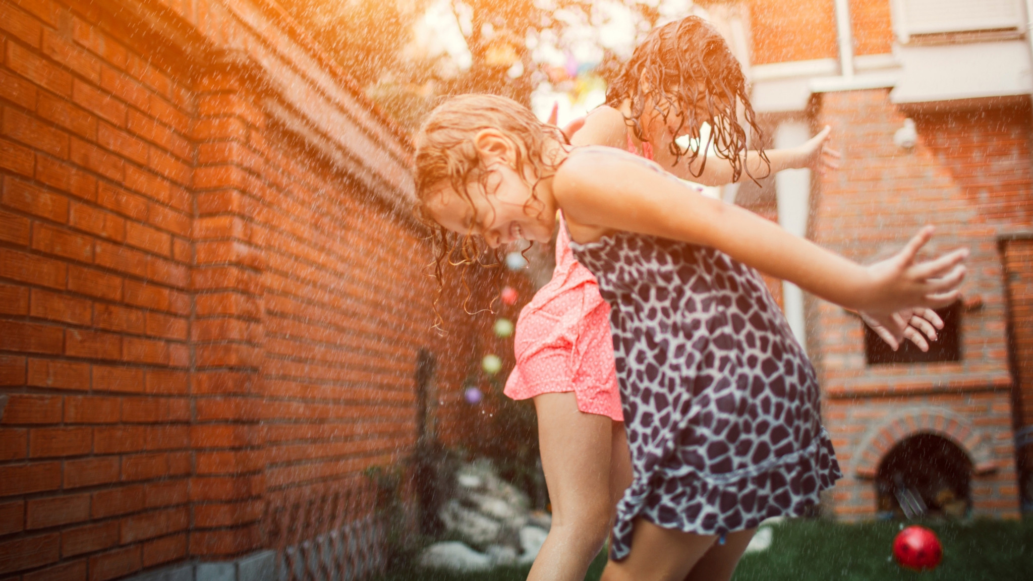 How to keep kids safe during summer - 5 tips and advice for outdoor fun.