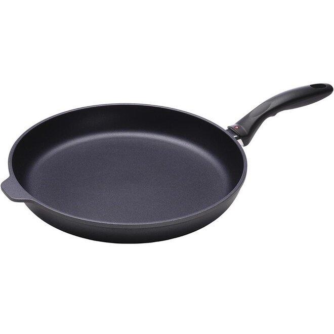 https://cdn.shoplightspeed.com/shops/612885/files/15854657/660x660x1/swiss-diamond-xd-induction-fry-pan-125in.jpg