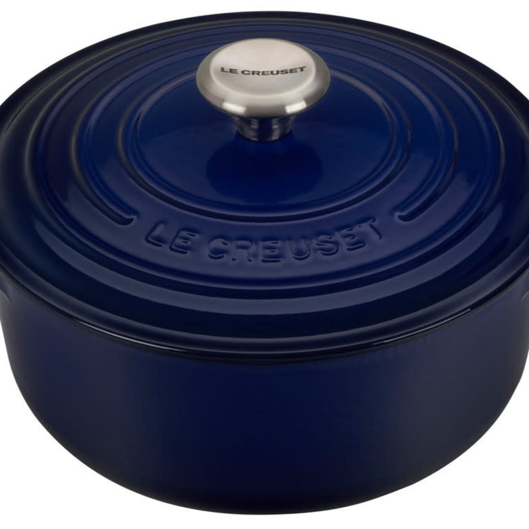 Signature Round Dutch Oven // 7.25 qt. (Marine) - Le Creuset