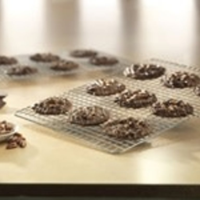 Baking Pan and Rack Bake Evenly for All Your Baked Goods - Creative Kitchen  Fargo